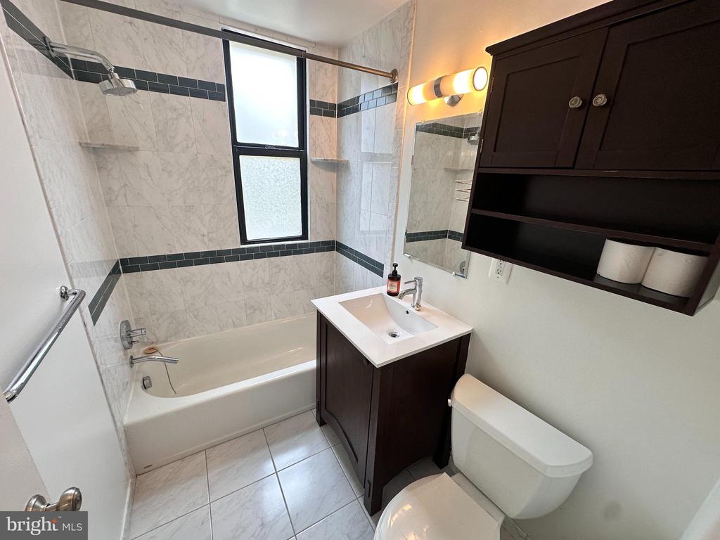 2515 K STREET NW 205