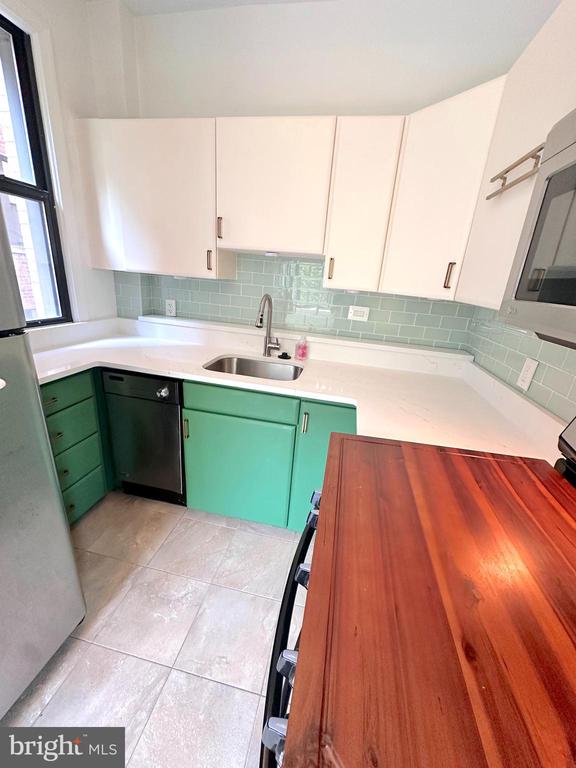 2515 K STREET NW 205