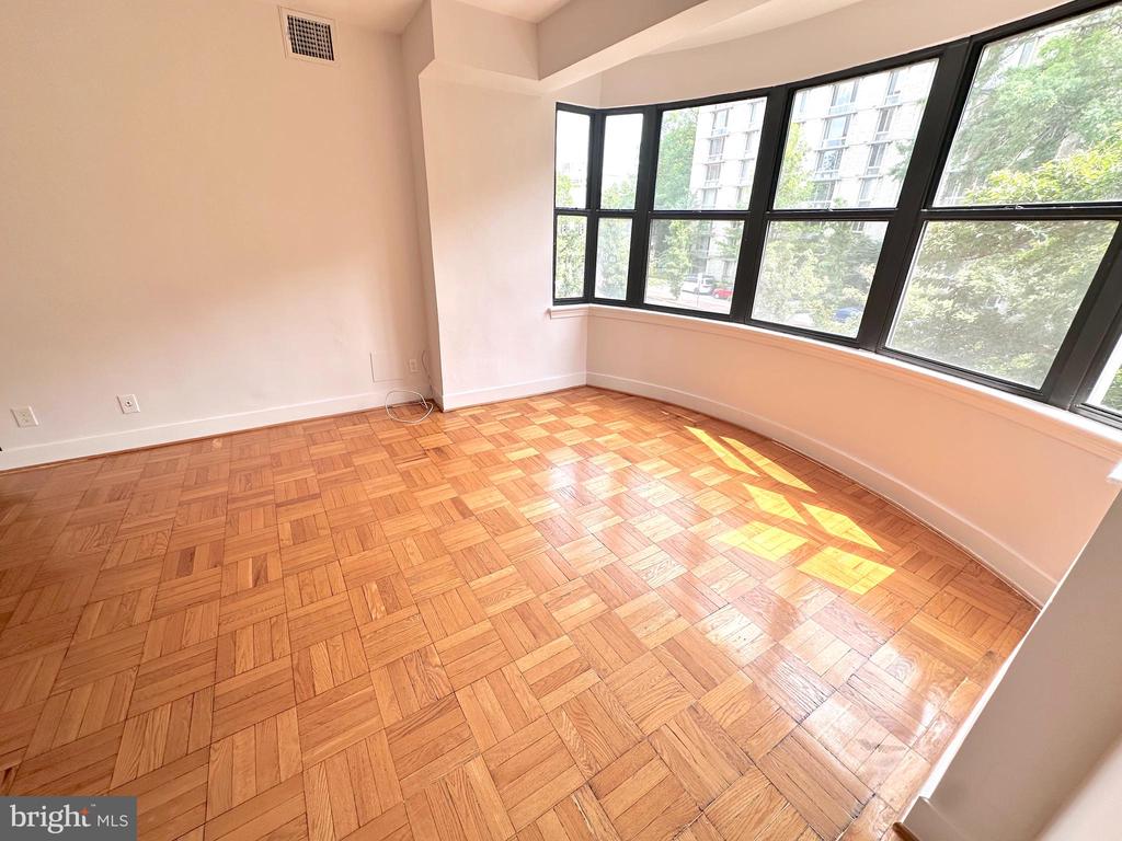 2515 K STREET NW 205