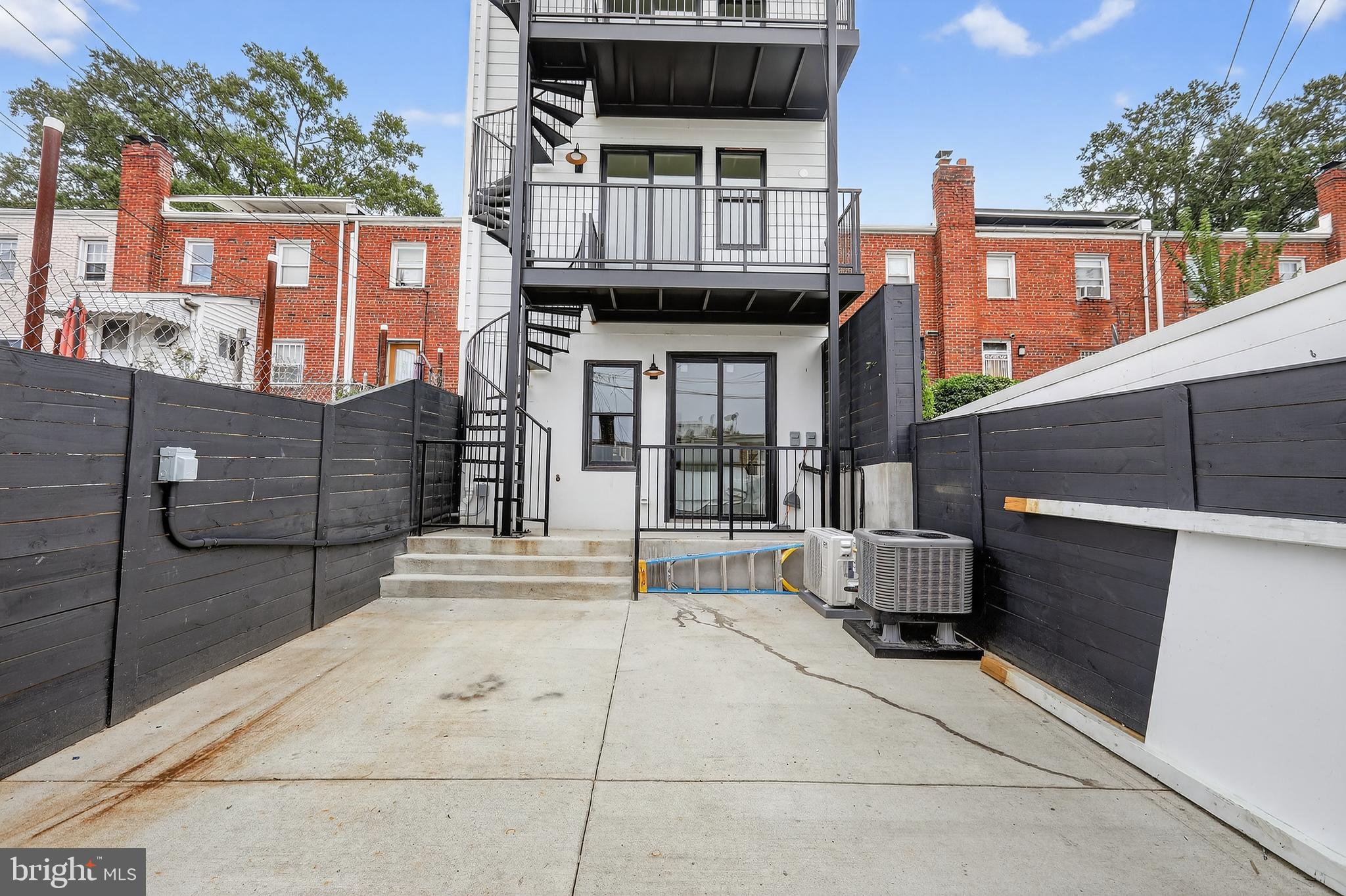828 21ST STREET NE 3