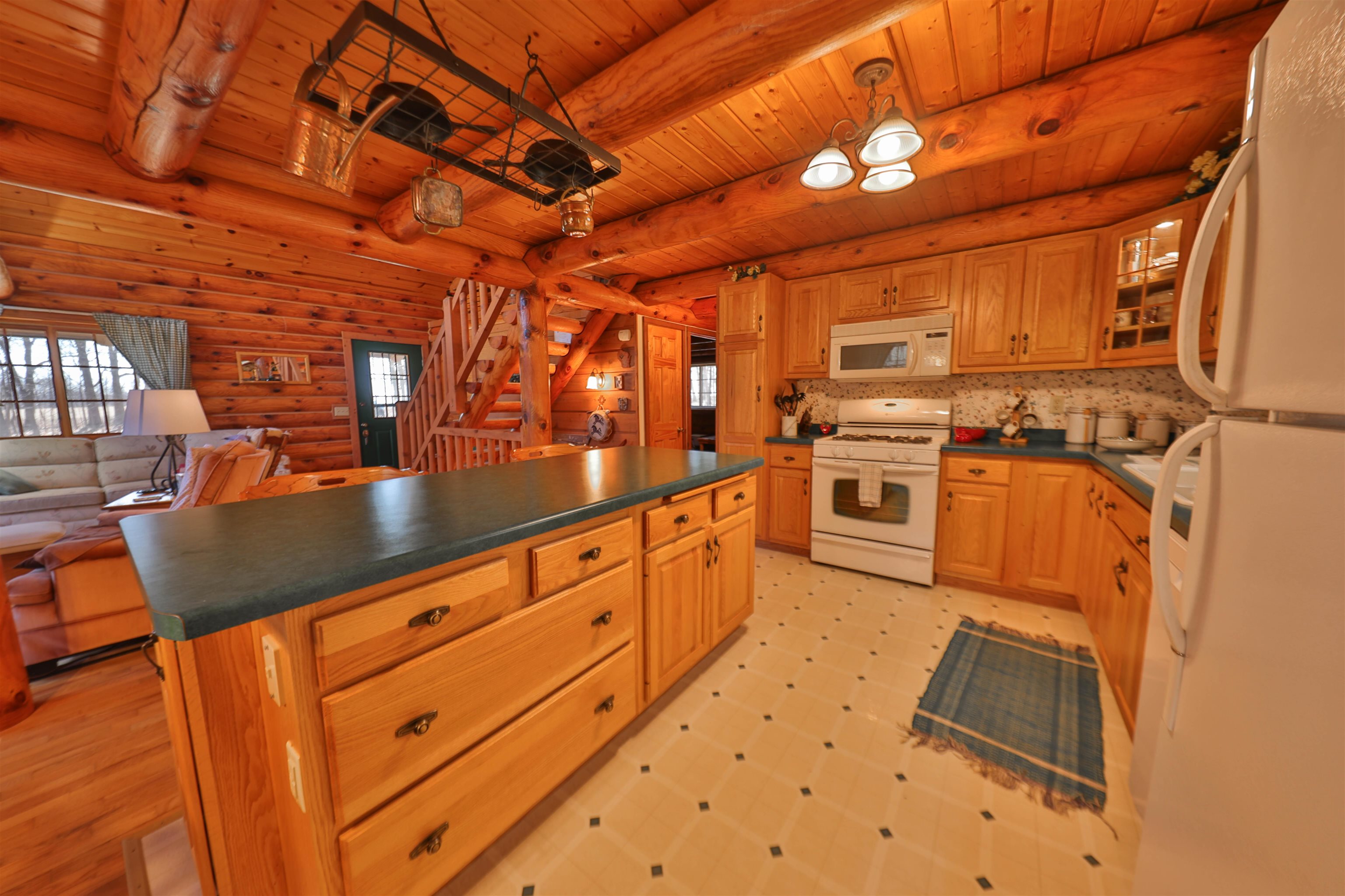 6582 Highway 33
