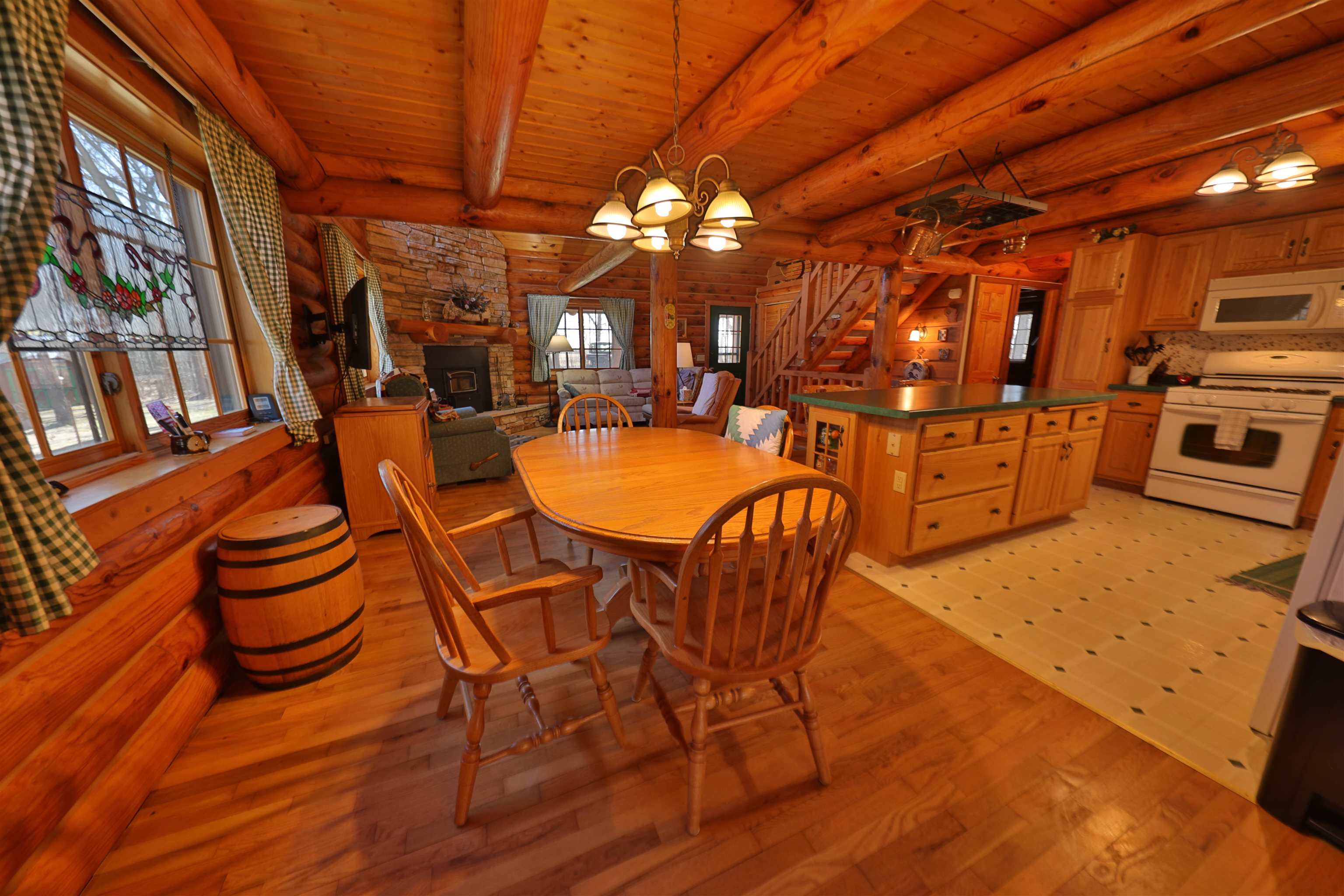 6582 Highway 33
