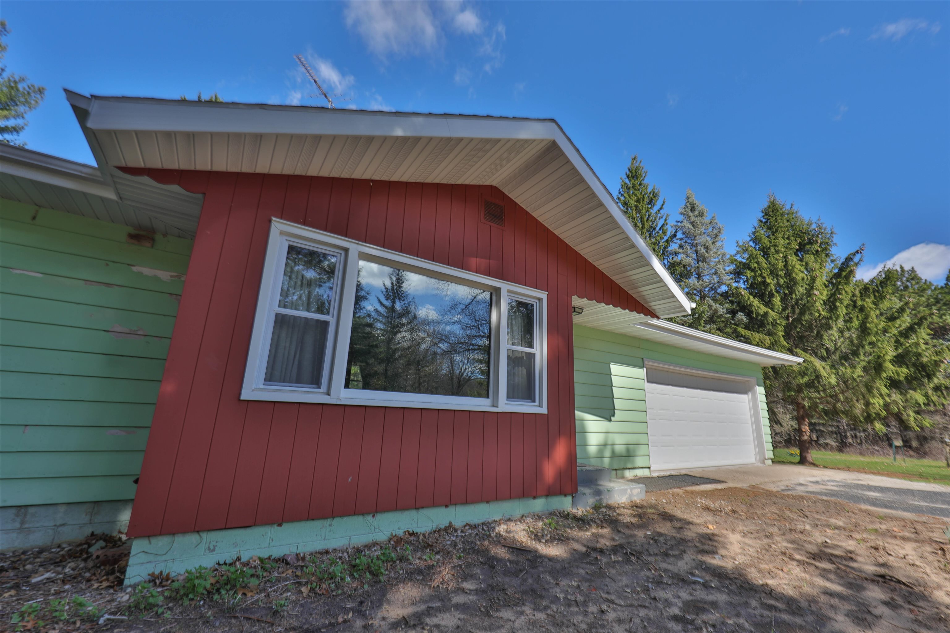 2989 Highway 13