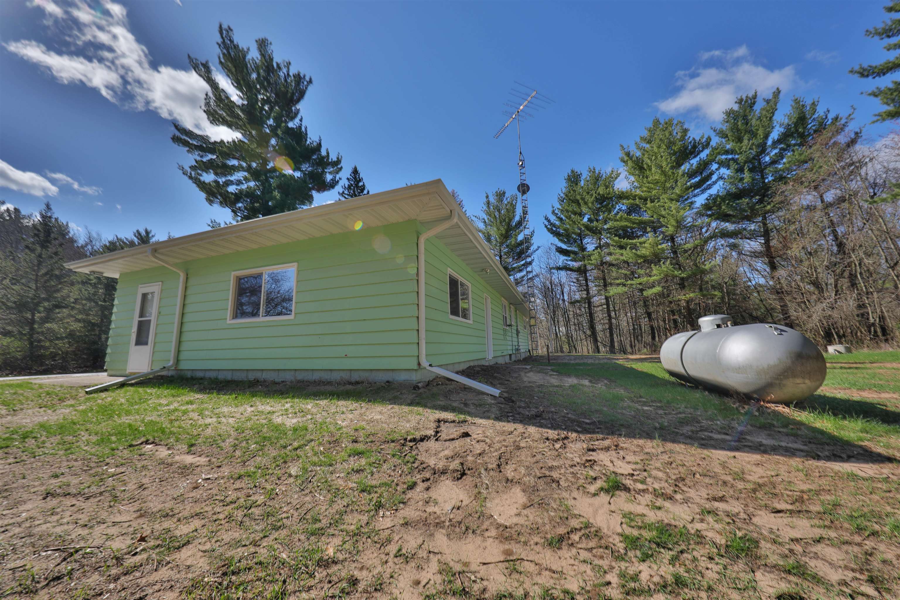 2989 Highway 13