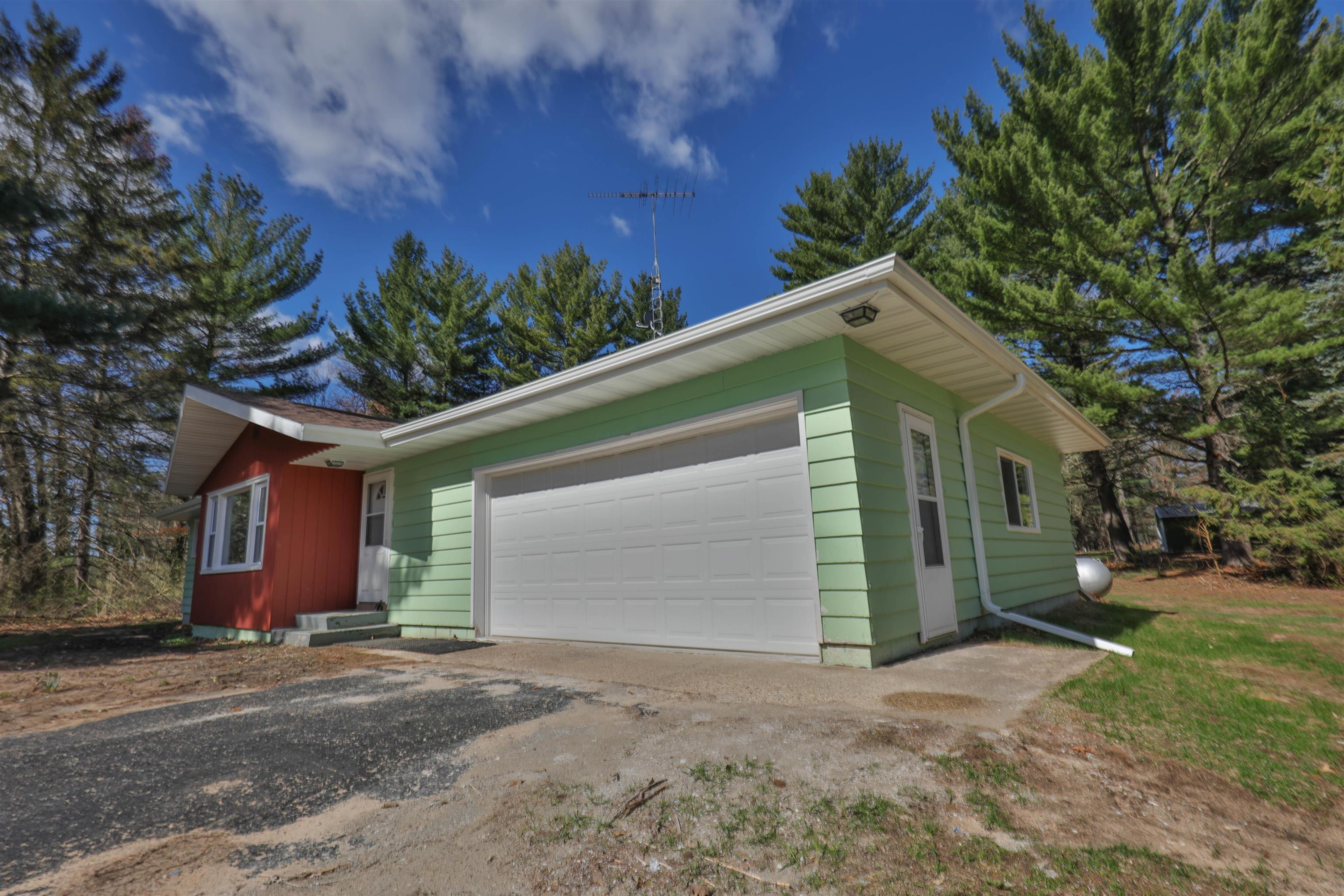 2989 Highway 13