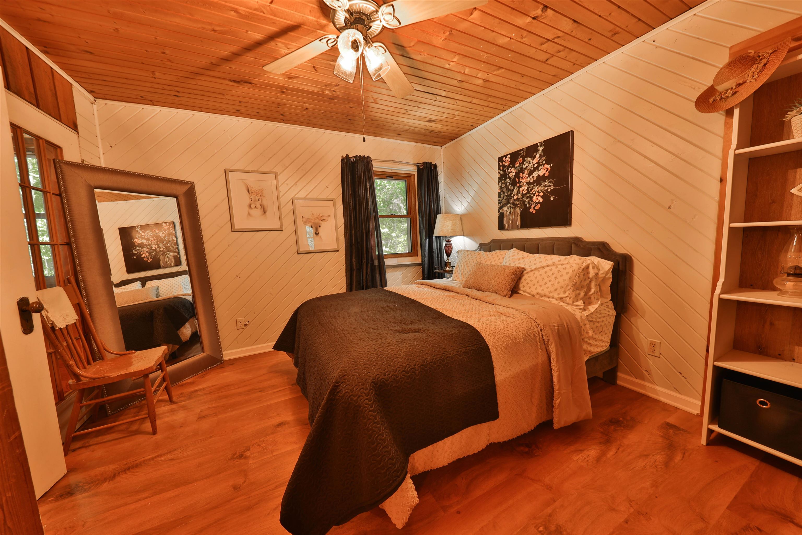 16850 Hood Hollow Lane