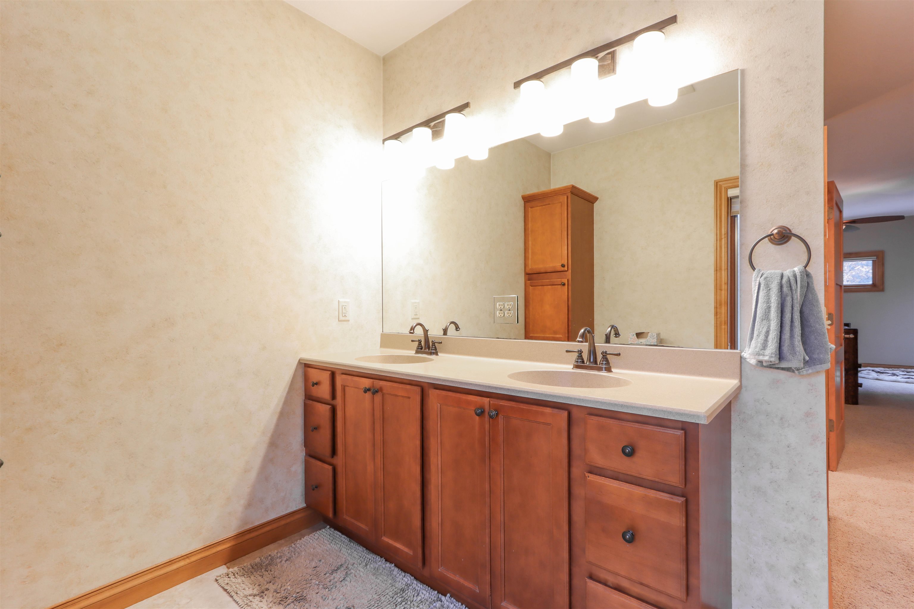 W4447 44th Street