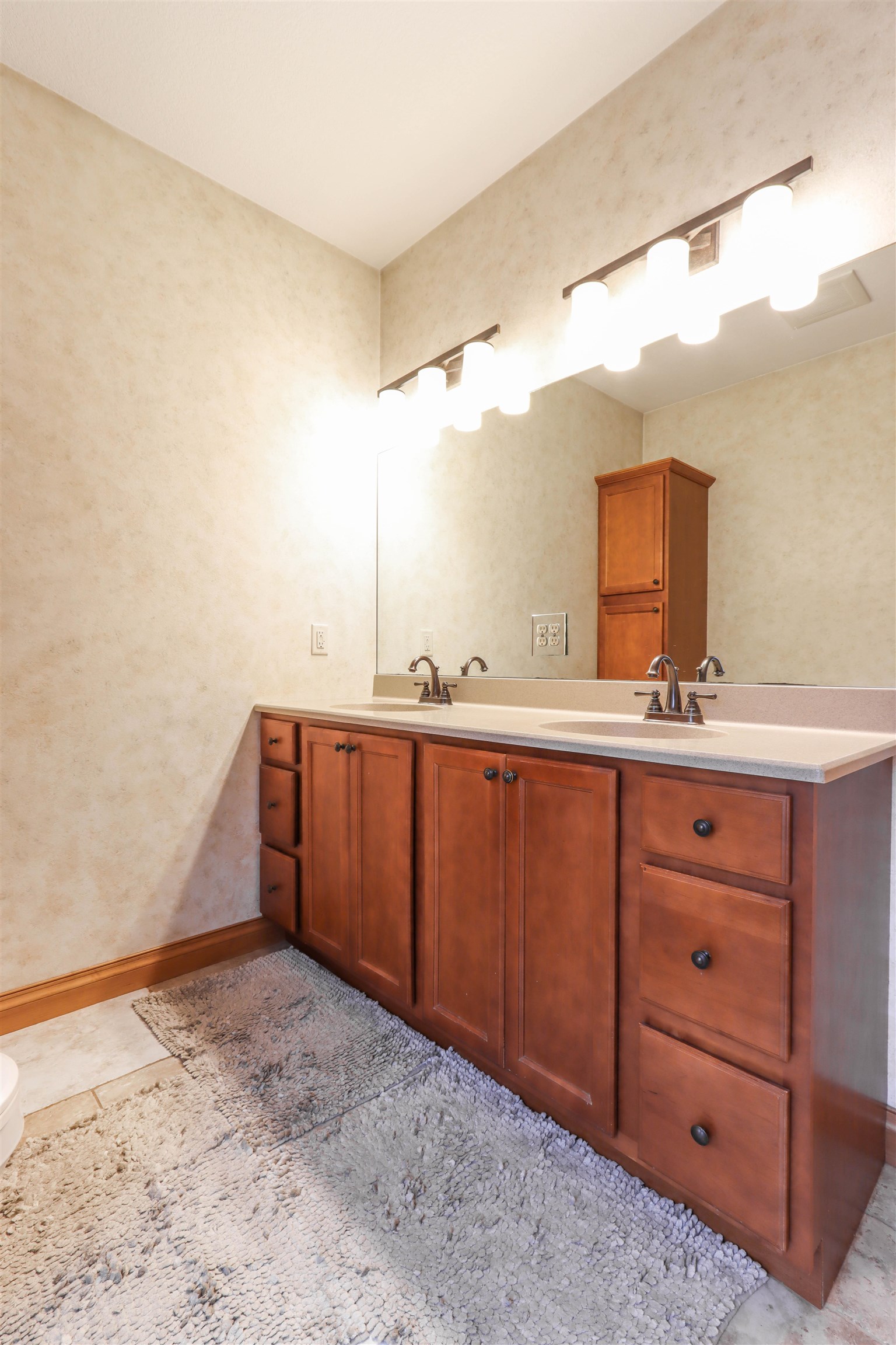 W4447 44th Street