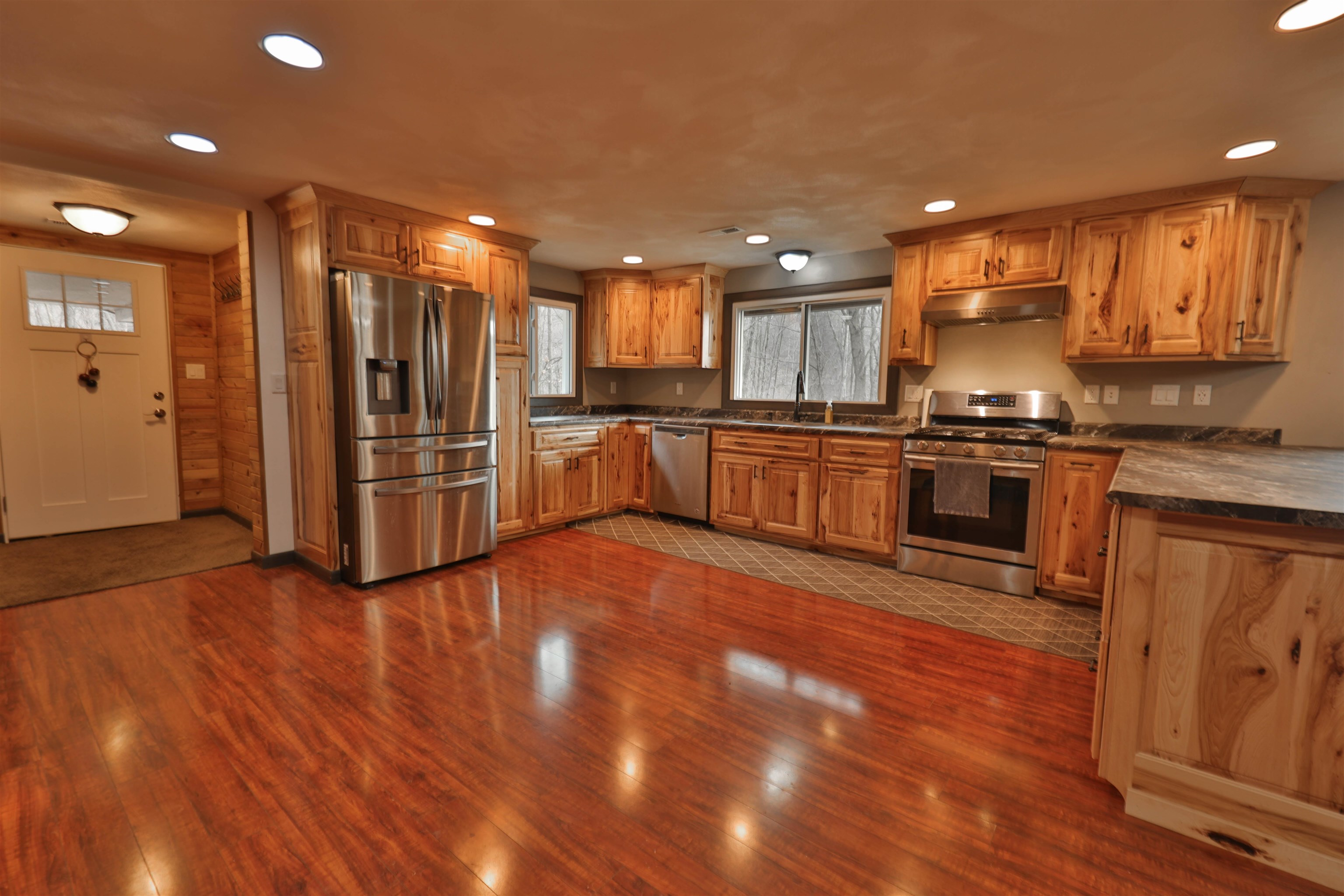 13504 Jungle Bar Lane