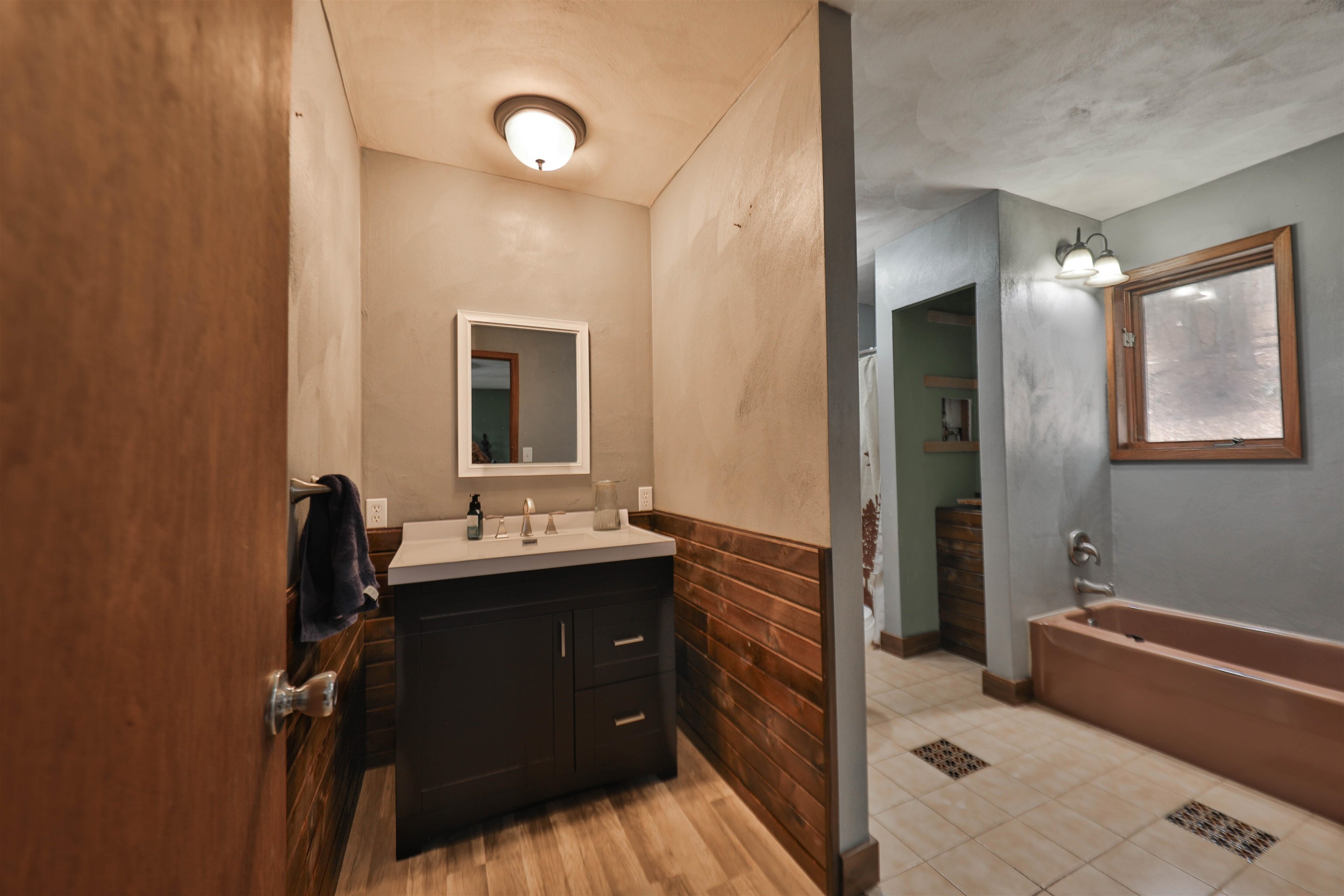 13504 Jungle Bar Lane