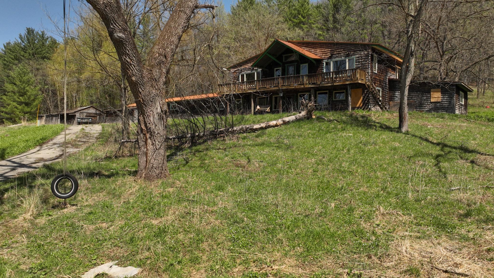 17658 Forest Lane