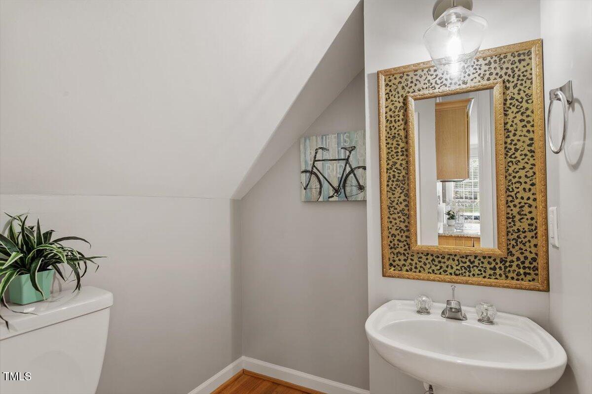 6 Foxlair Court