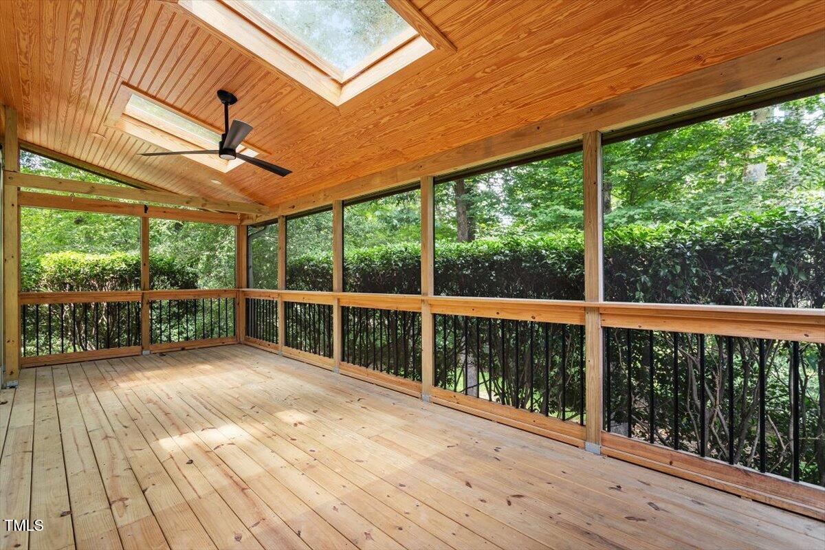 6 Foxlair Court