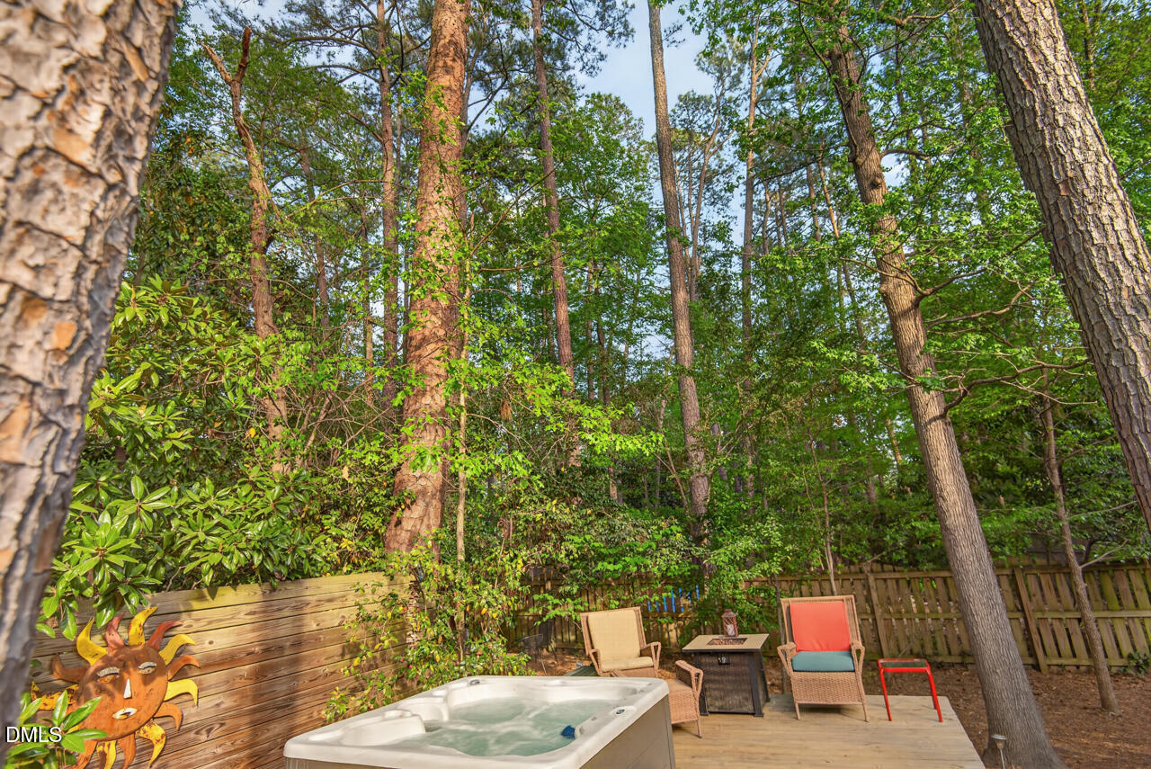 225 W Woodridge Drive