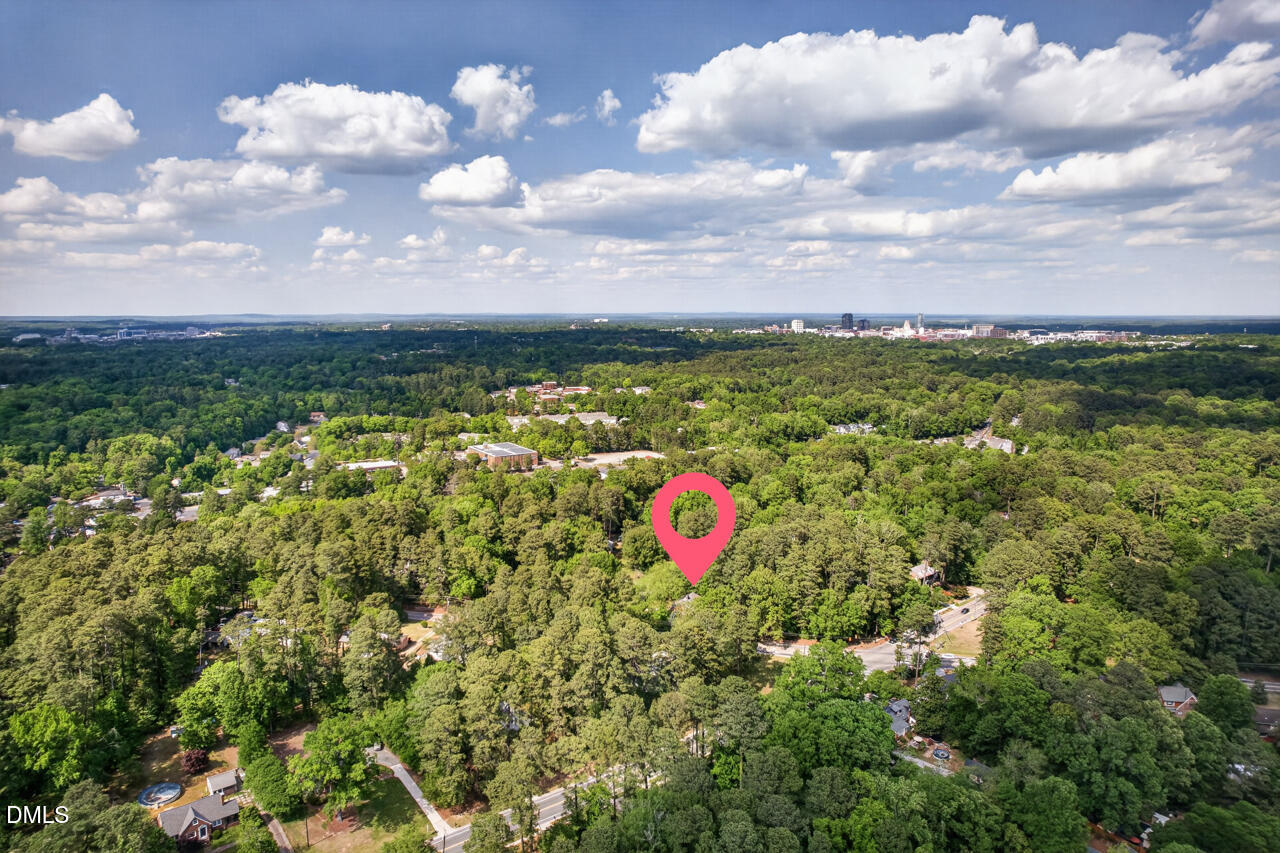 225 W Woodridge Drive