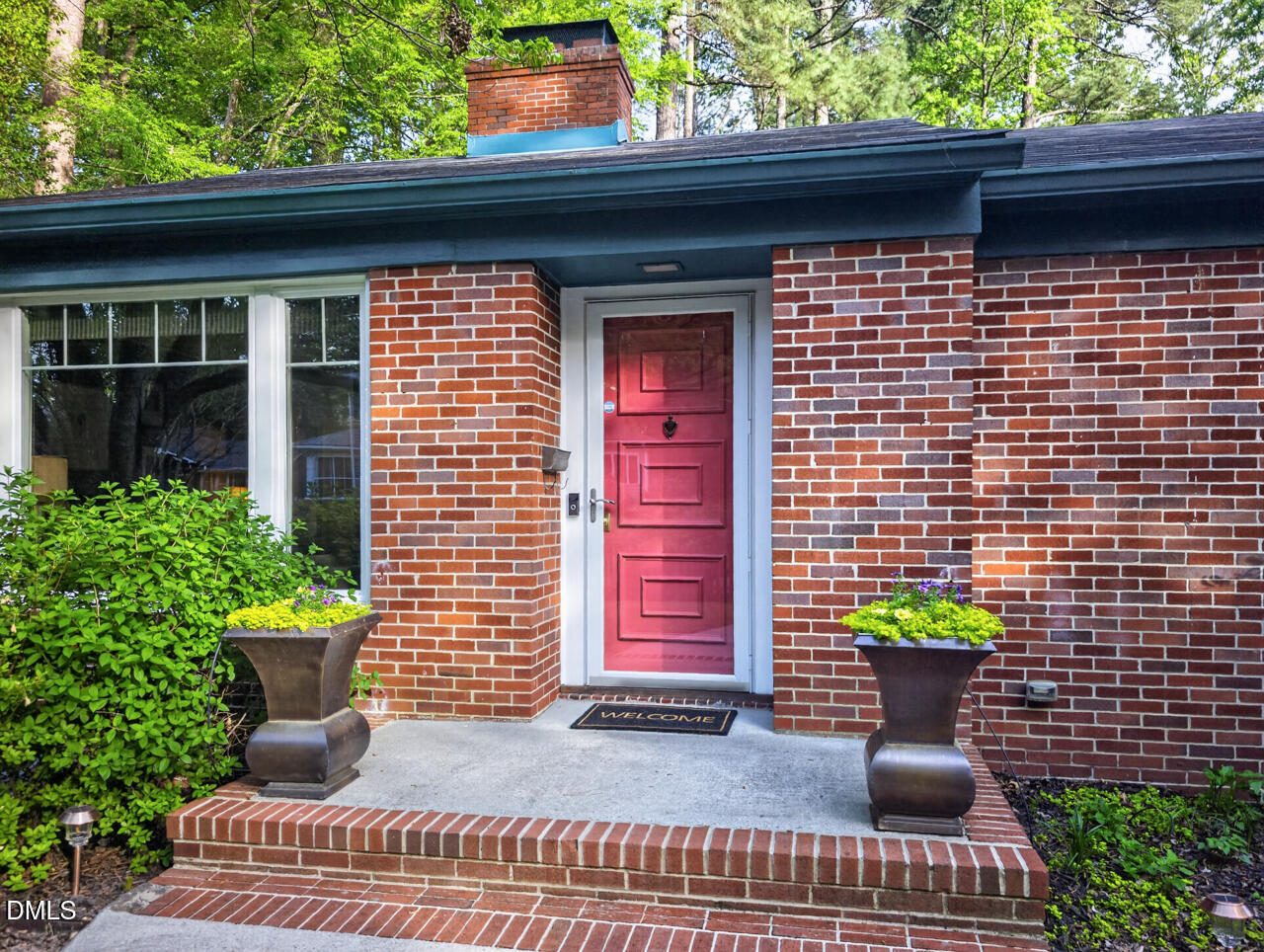 225 W Woodridge Drive