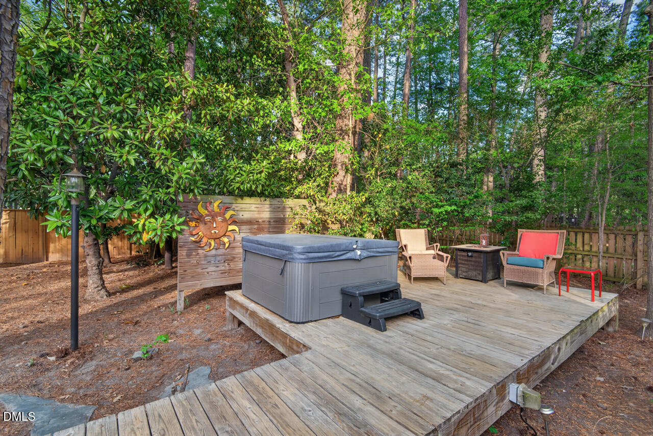 225 W Woodridge Drive