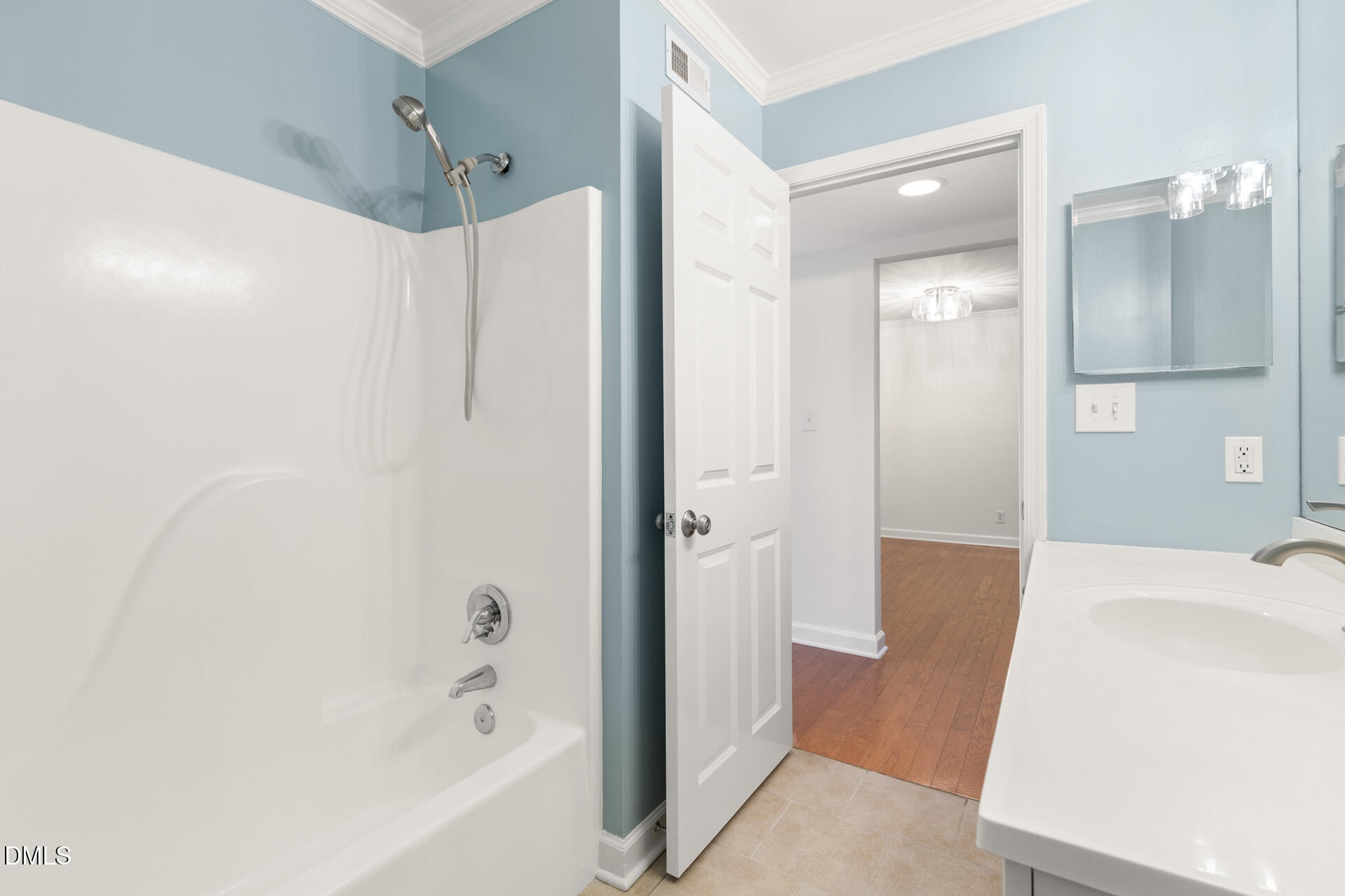 1513 E Franklin Street # 114