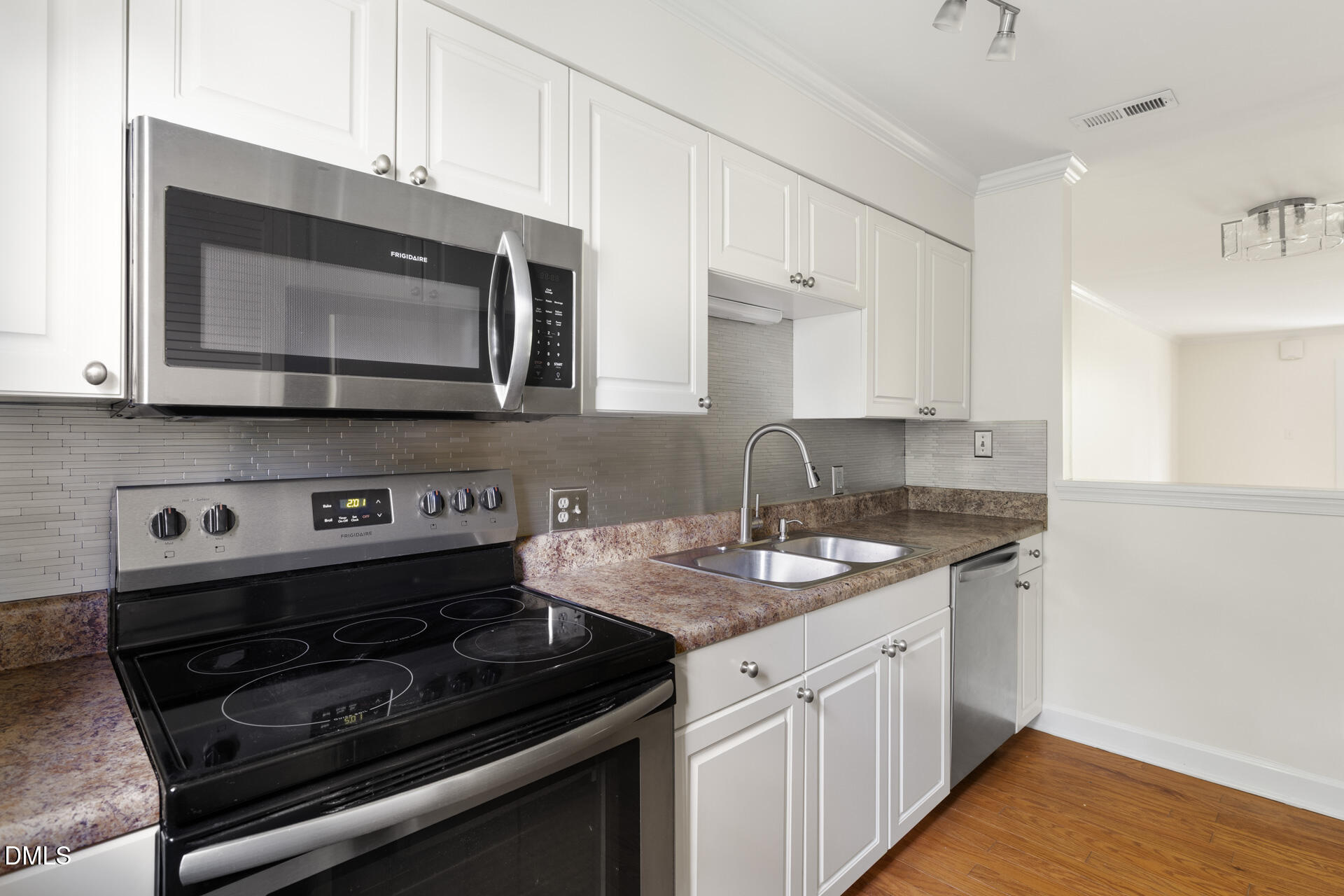 1513 E Franklin Street # 114