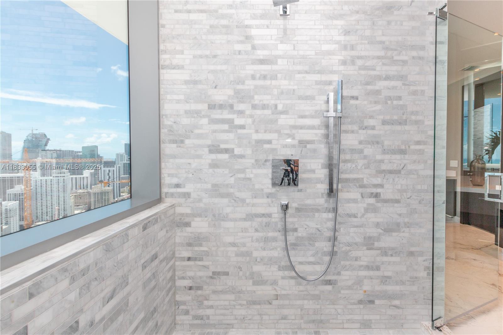 851 NE 1st Ave # 4611