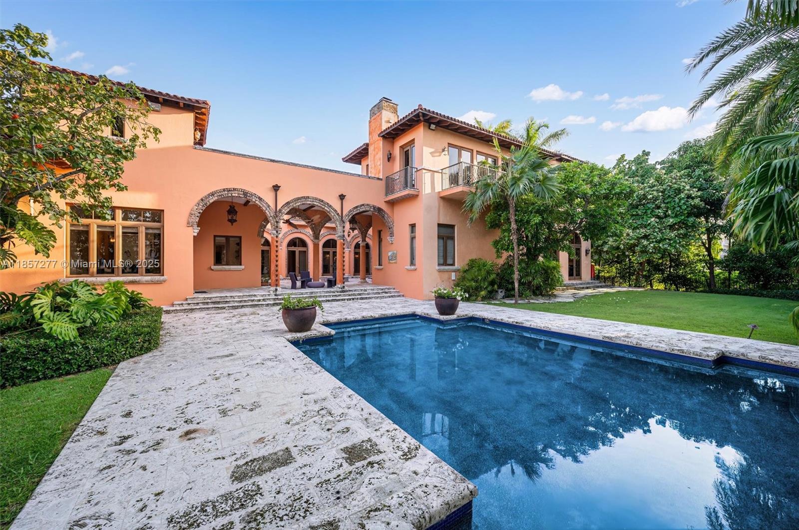 221 Casuarina Concourse