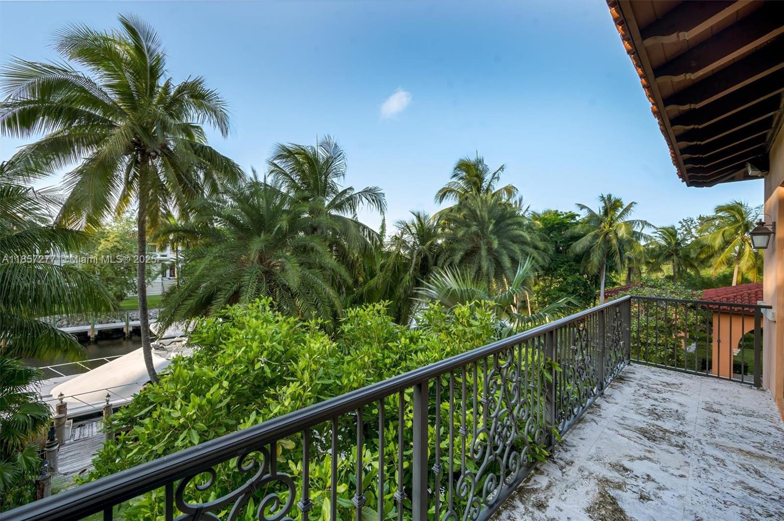 221 Casuarina Concourse