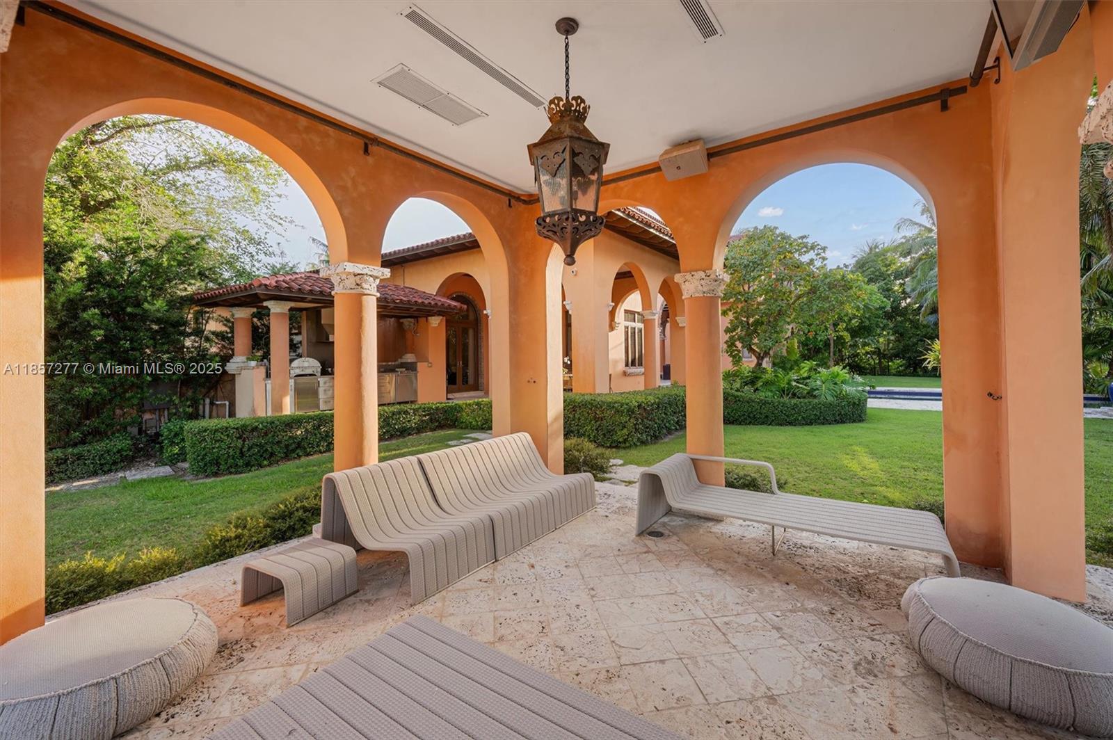 221 Casuarina Concourse