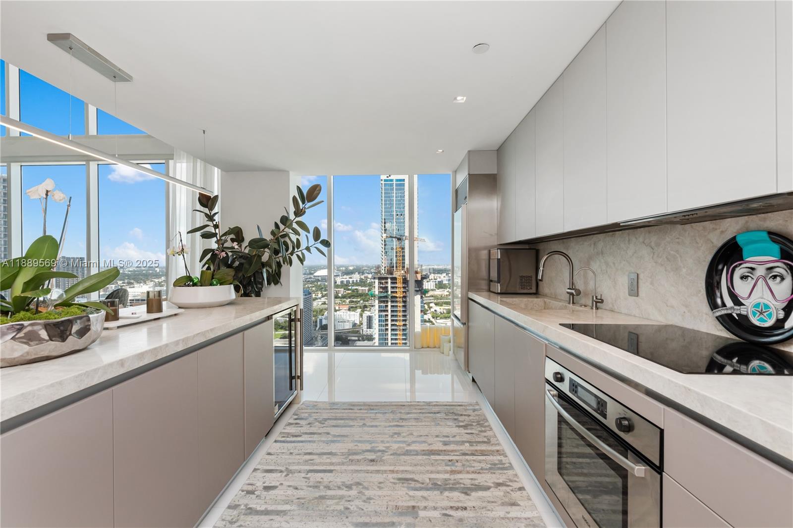 1040 Biscayne Blvd # 4207