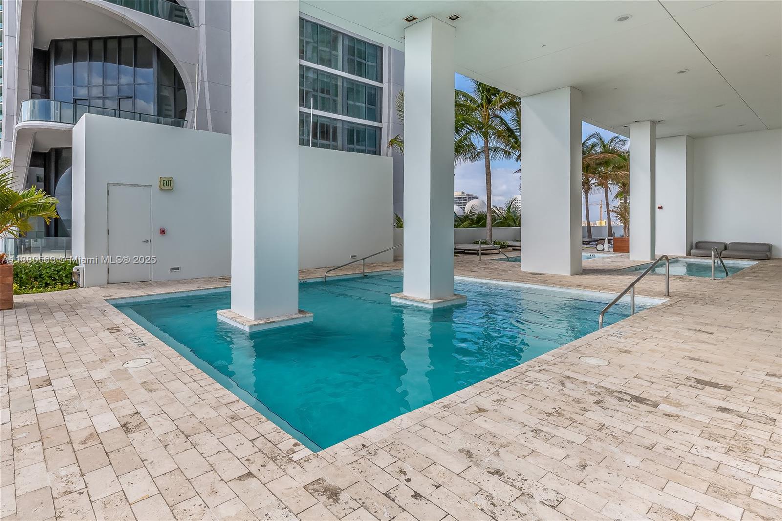 1040 Biscayne Blvd # 4207