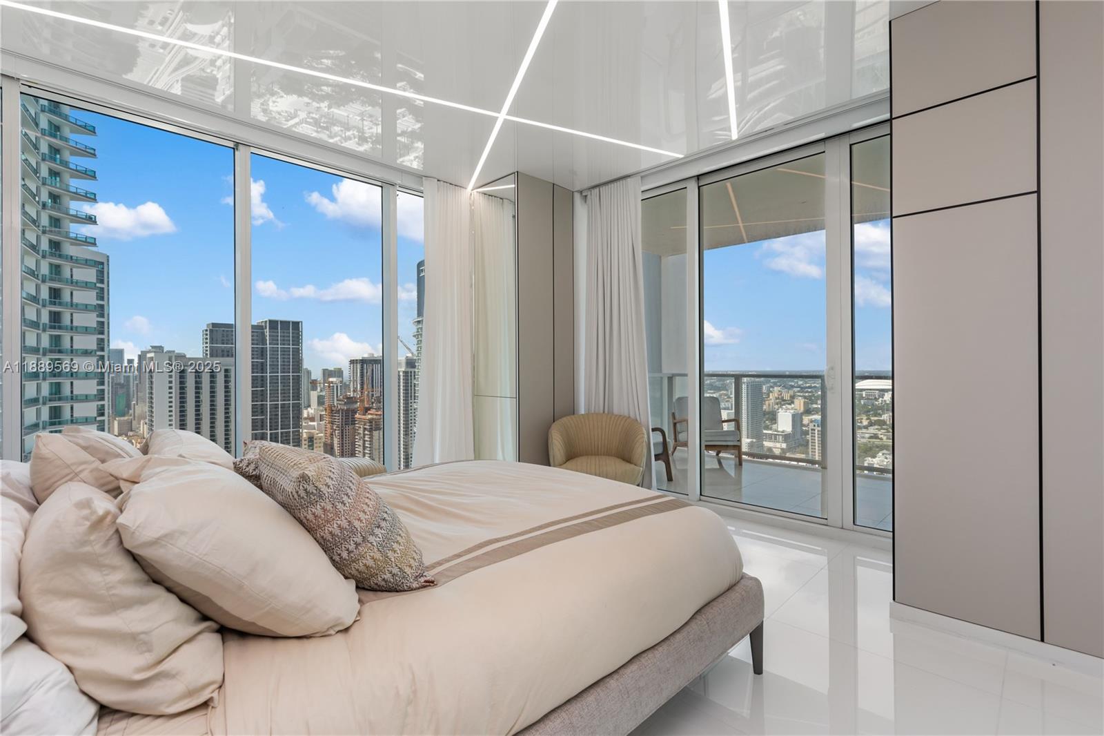 1040 Biscayne Blvd # 4207