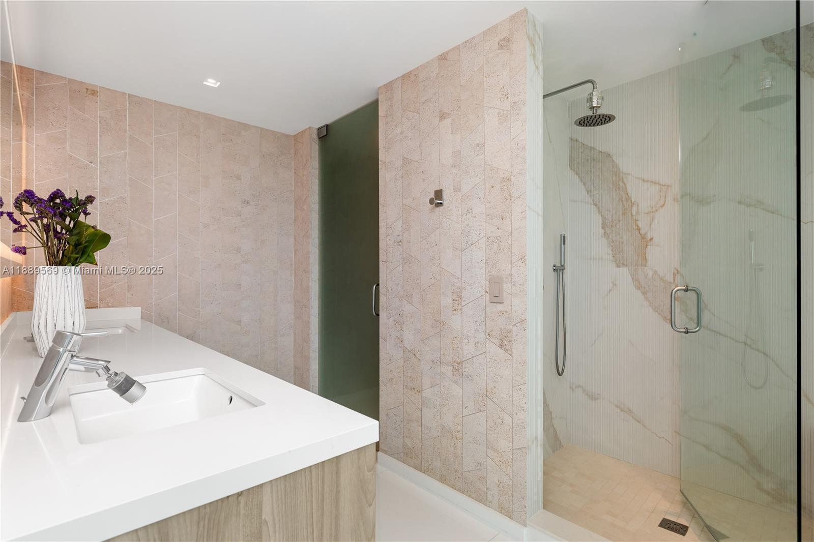 1040 Biscayne Blvd # 4207