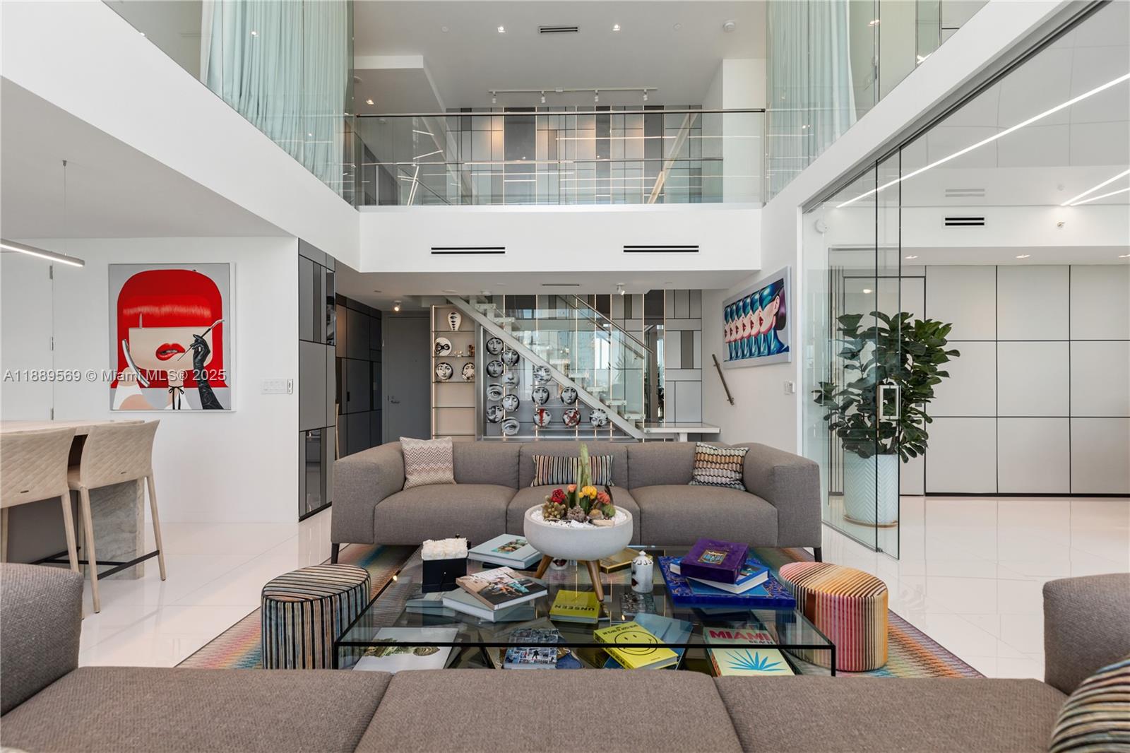 1040 Biscayne Blvd # 4207