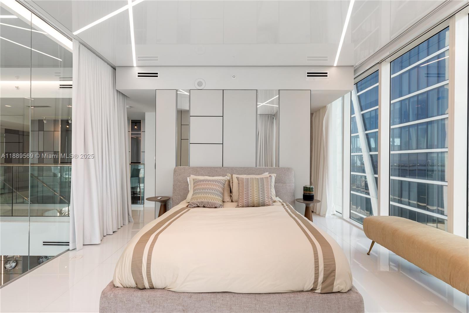 1040 Biscayne Blvd # 4207