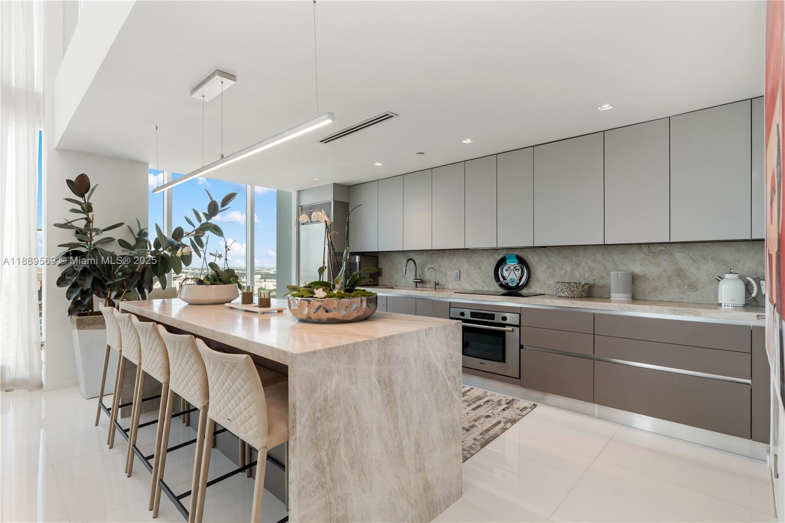 1040 Biscayne Blvd # 4207