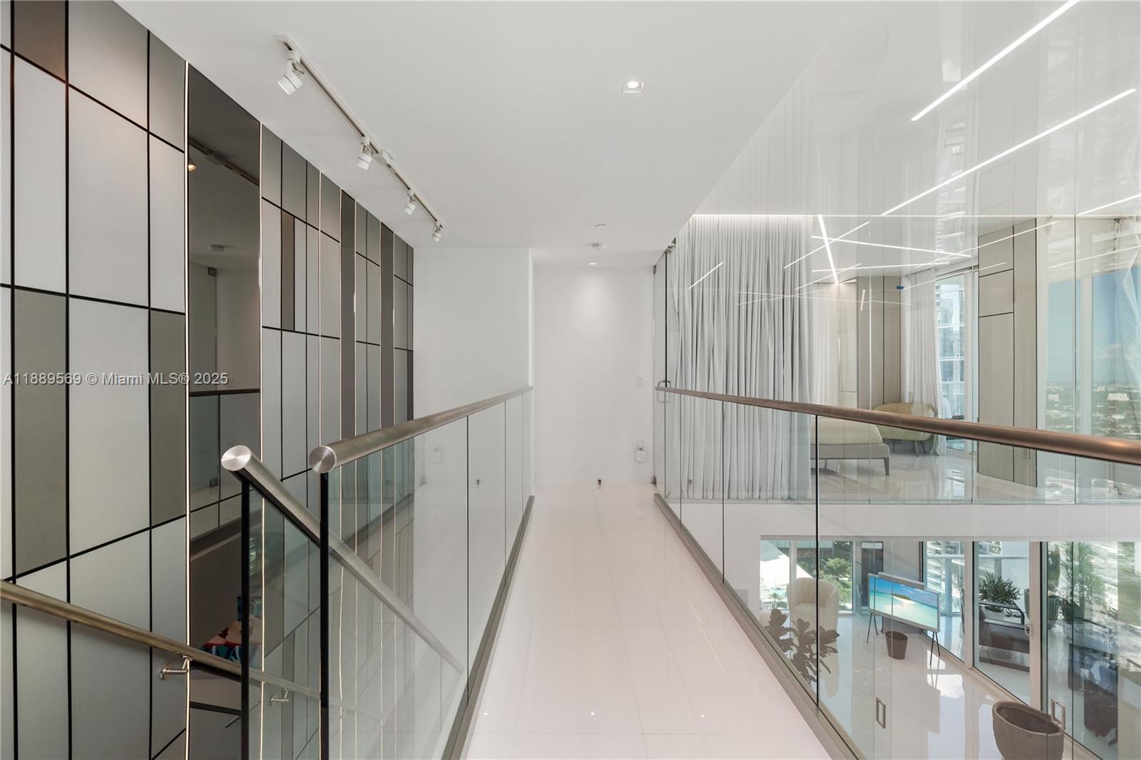 1040 Biscayne Blvd # 4207