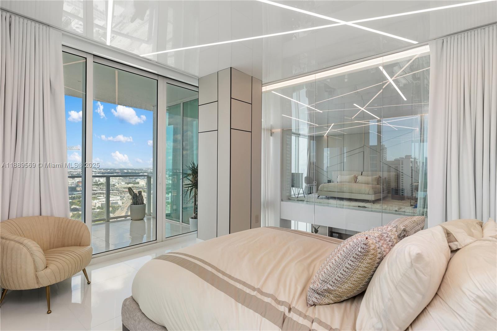 1040 Biscayne Blvd # 4207