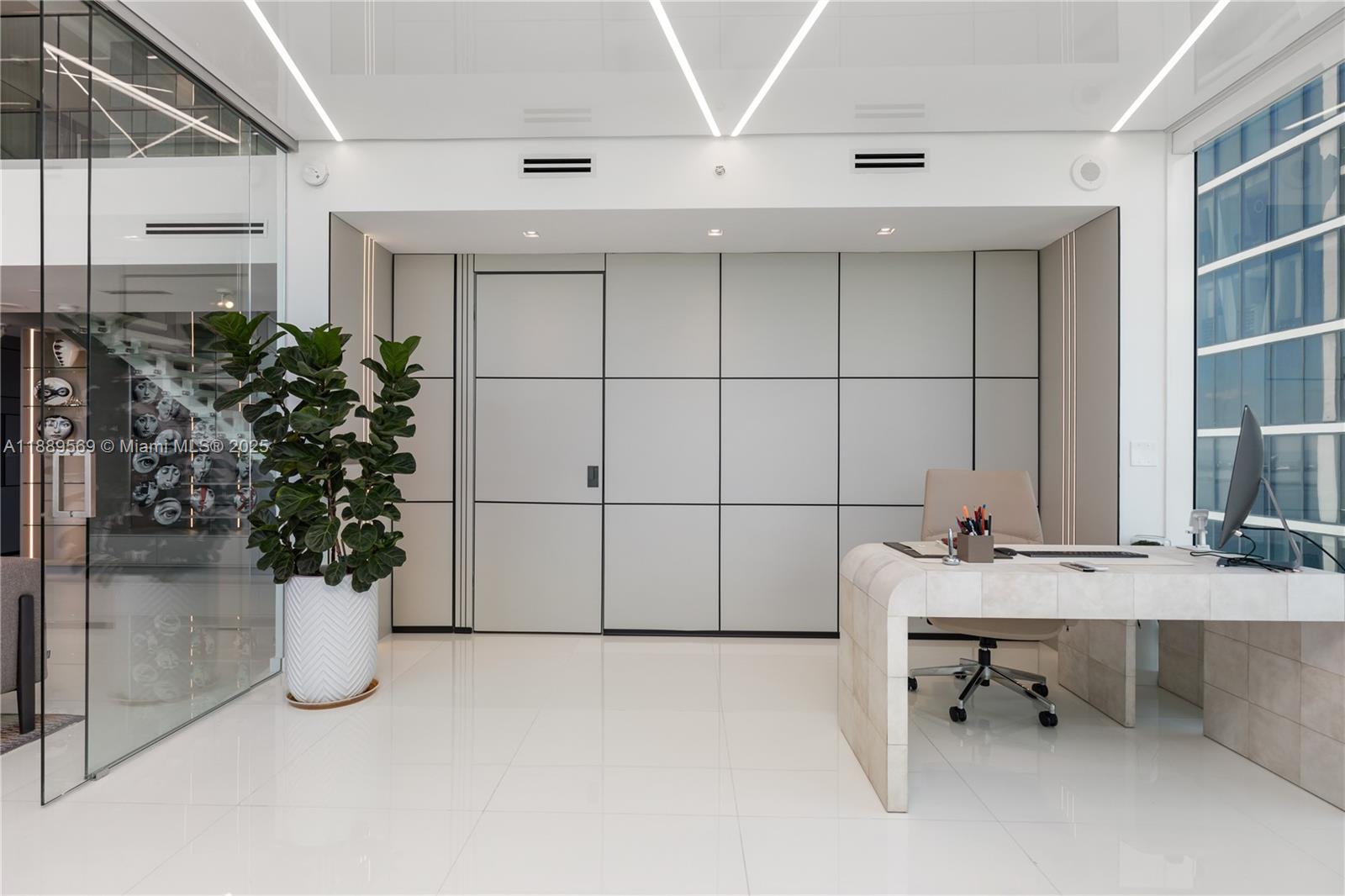 1040 Biscayne Blvd # 4207