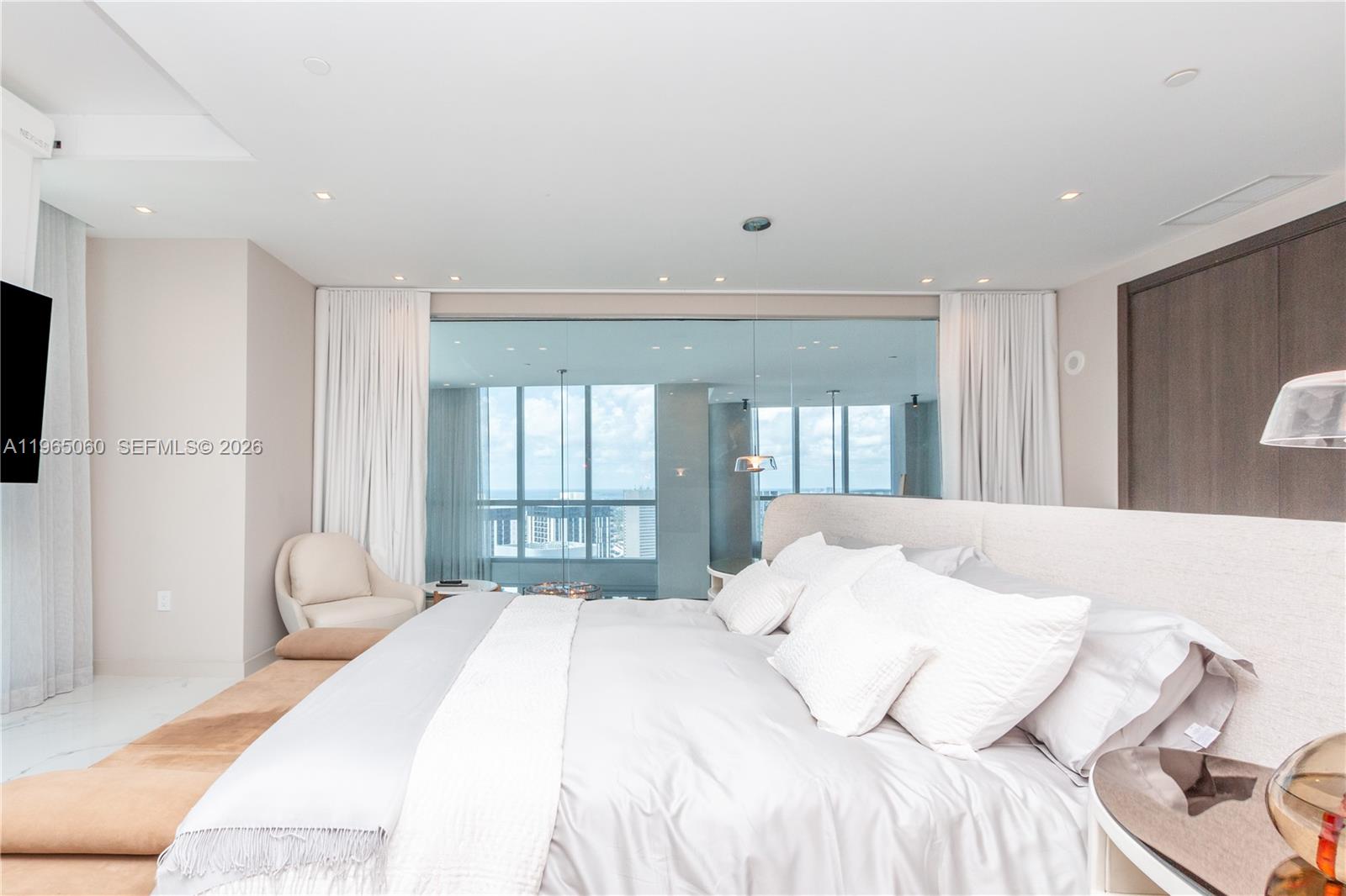 851 NE 1st Ave # 4611