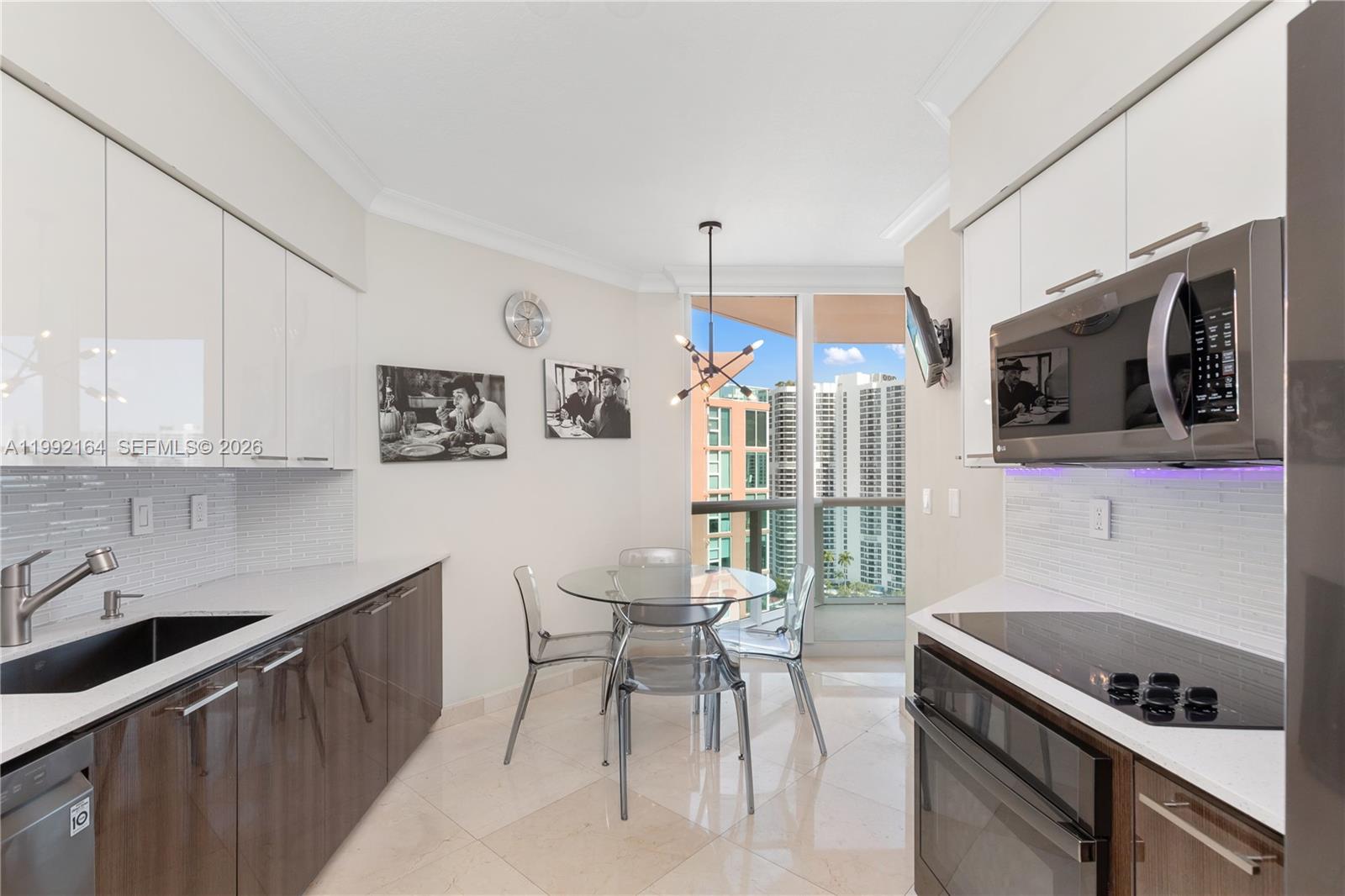 3370 NE 190th St # 2007