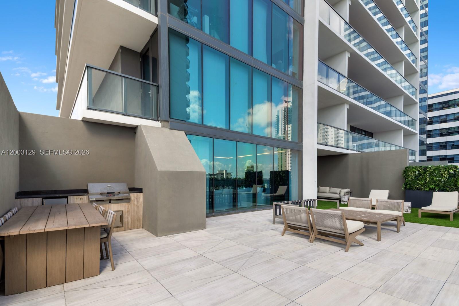 1451 Brickell Ave # 903