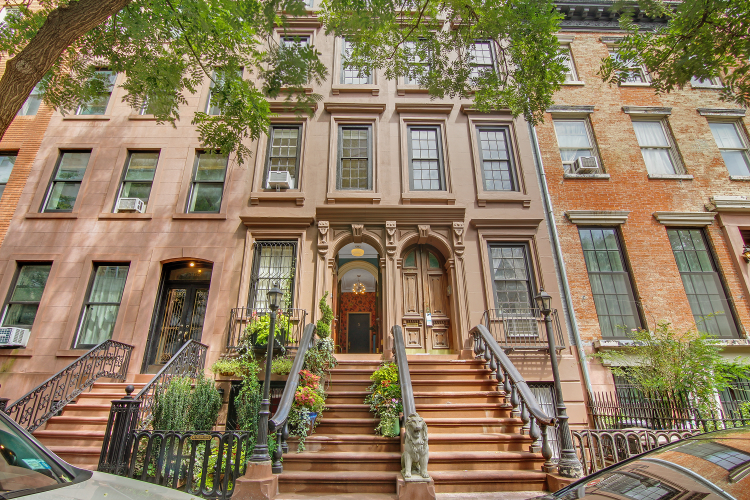 353 W 22ND Street