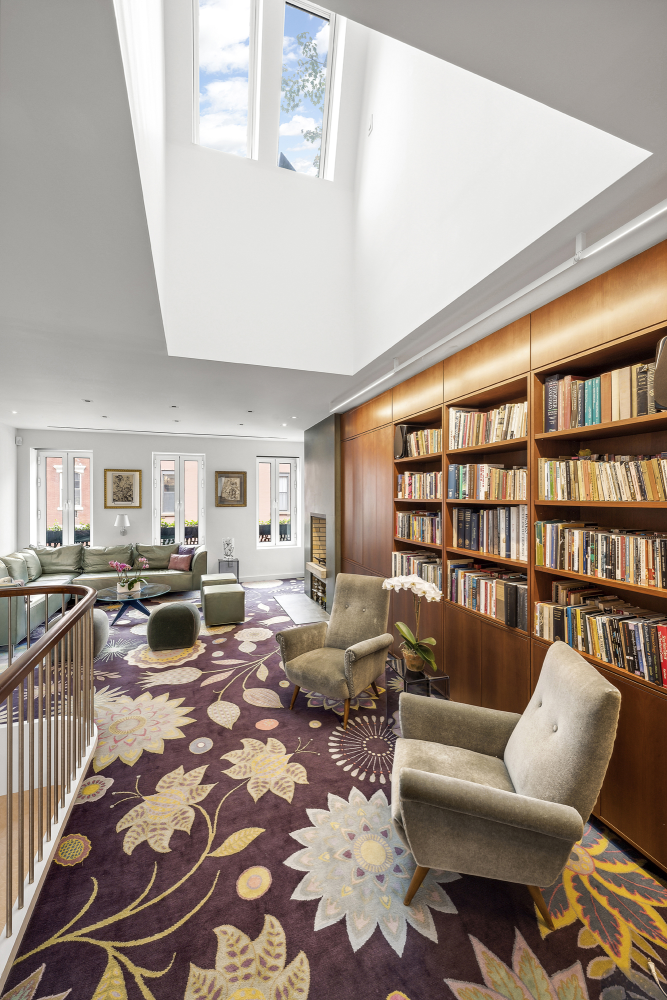 304 W 18TH Street