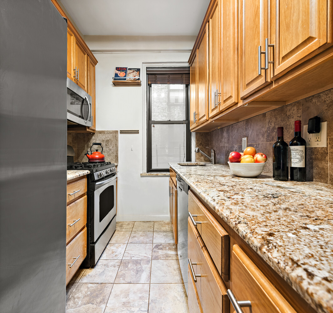 152 W 58TH Street 8A