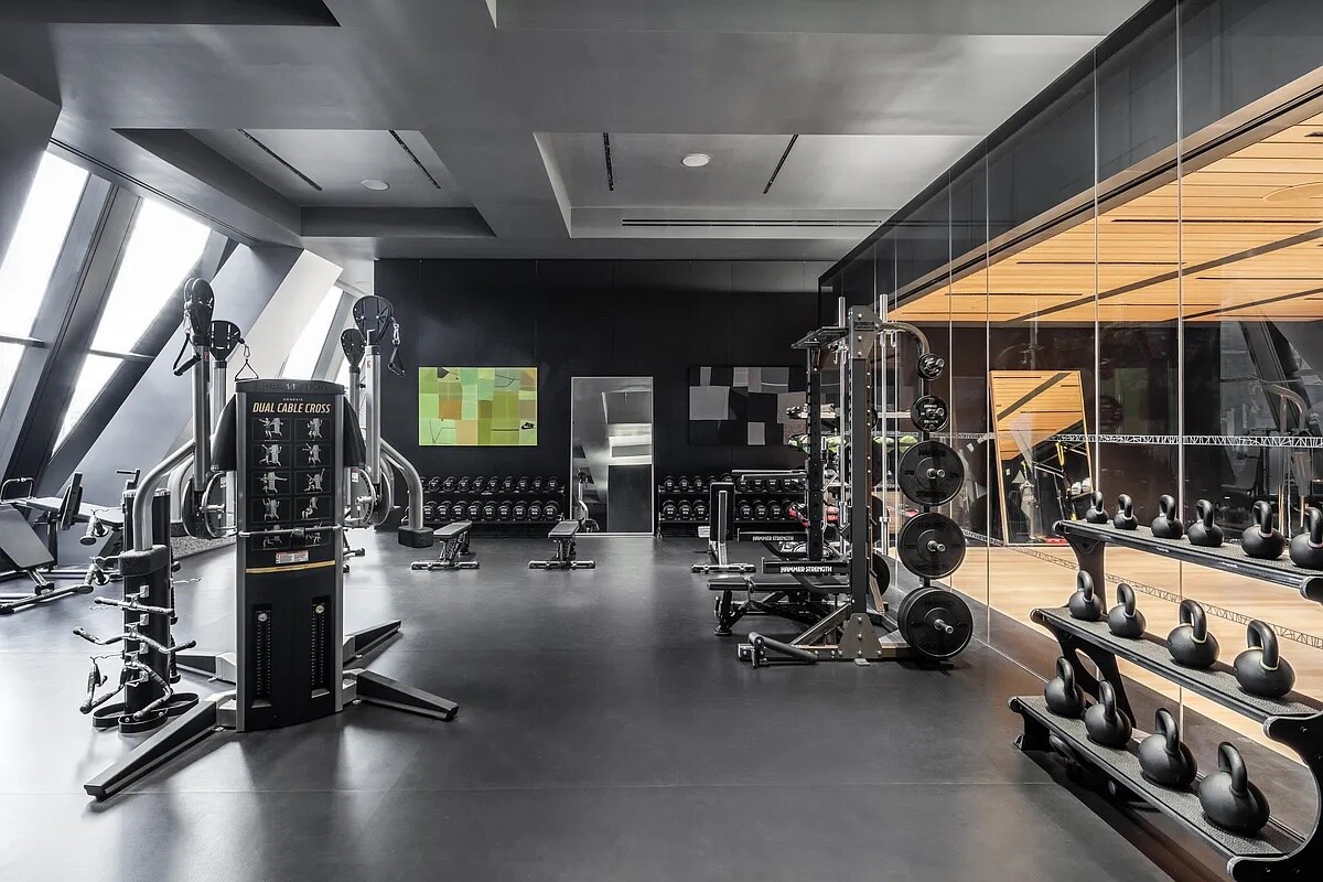 53 W 53RD Street 19E