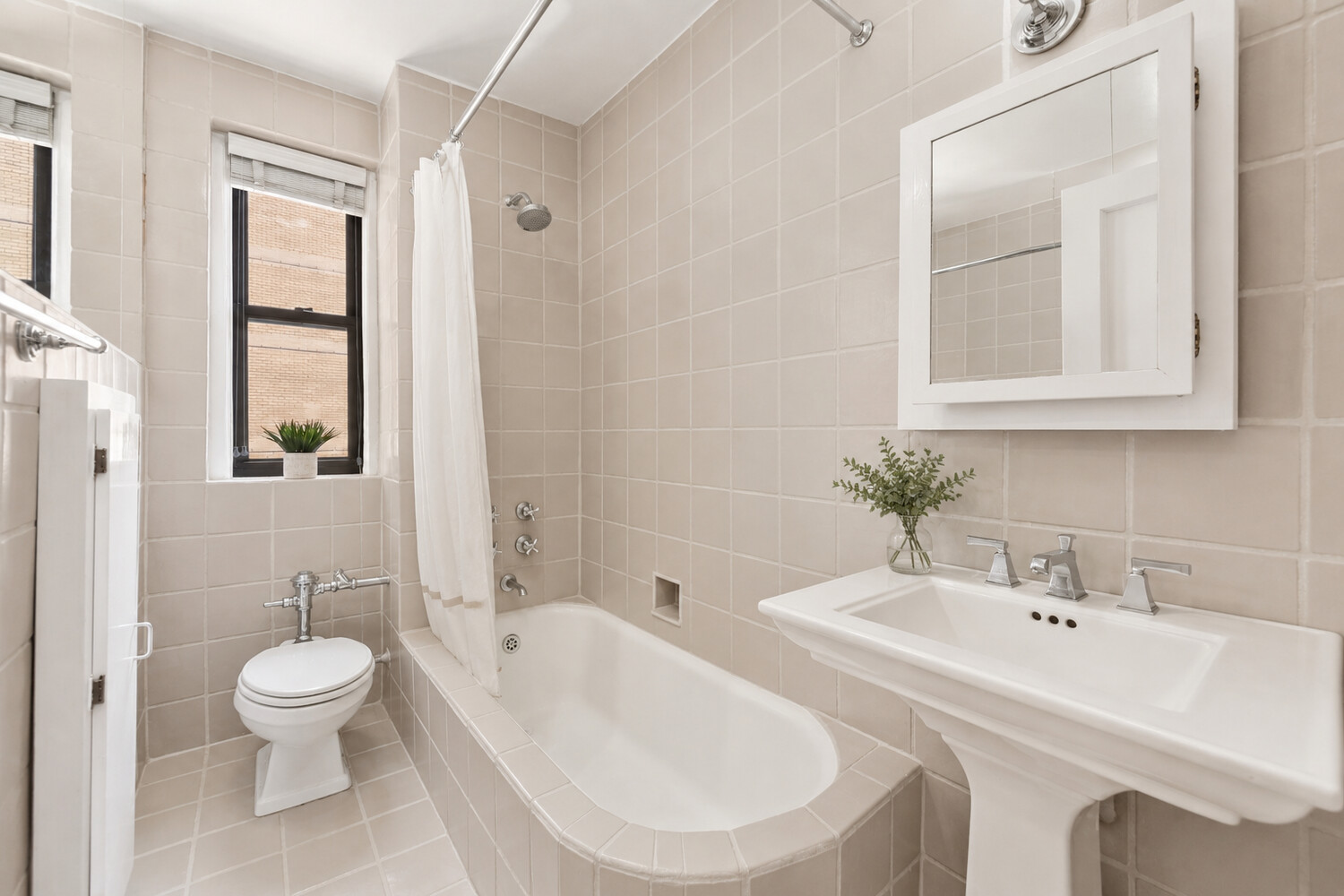 179 E 79TH Street 11B