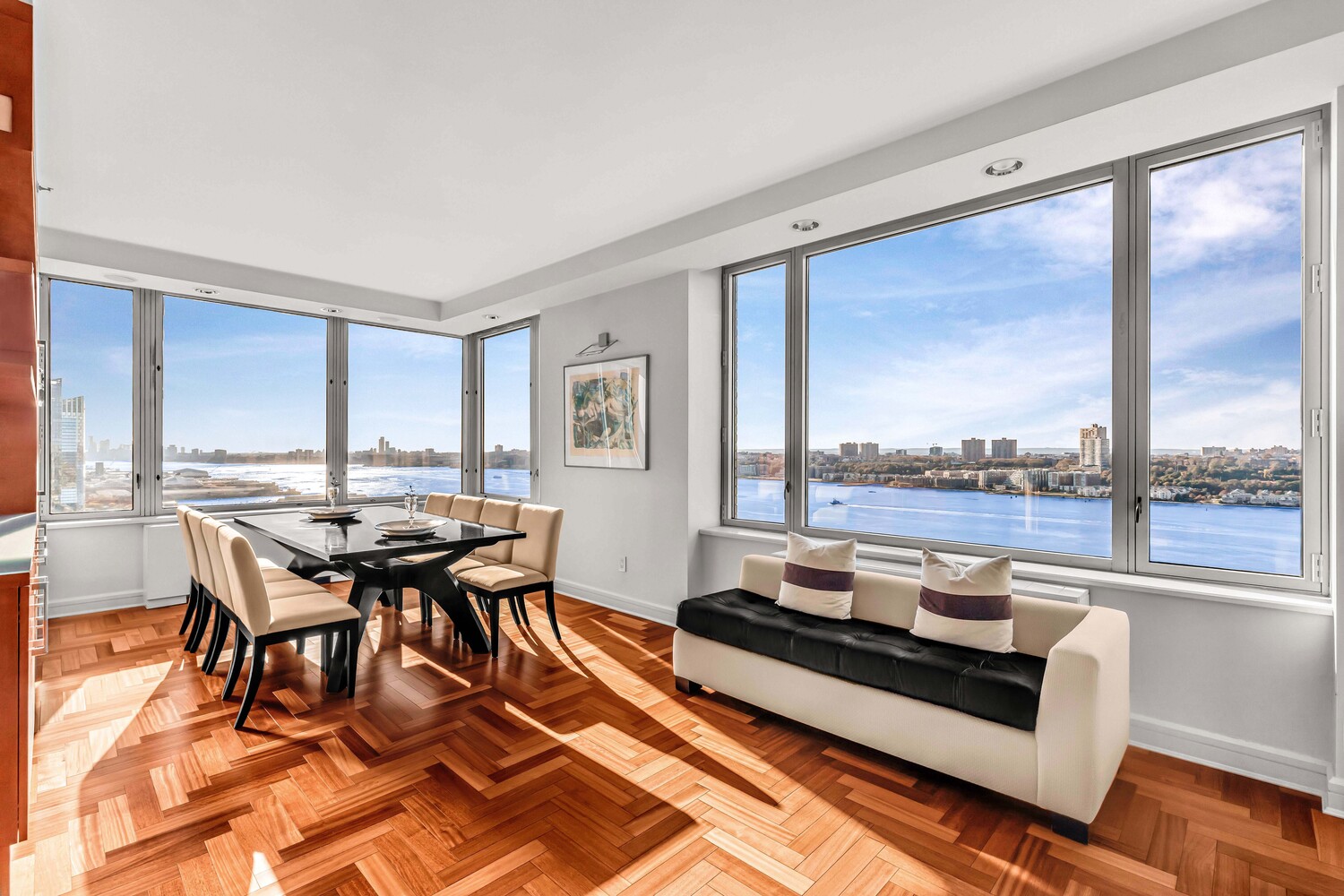 220 RIVERSIDE Boulevard 24G