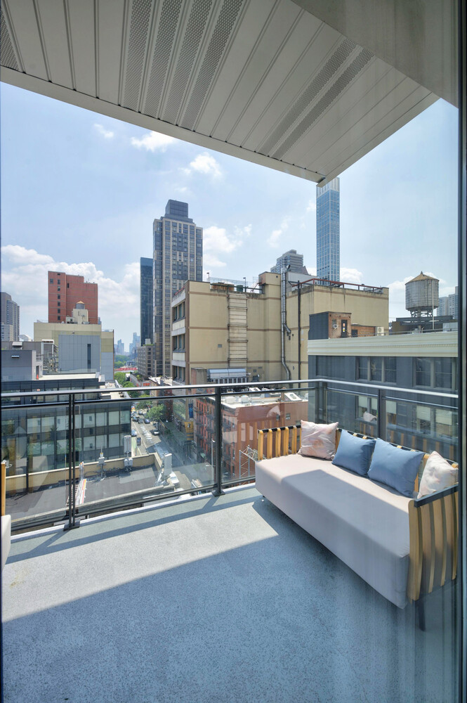 305 E 61ST Street 702