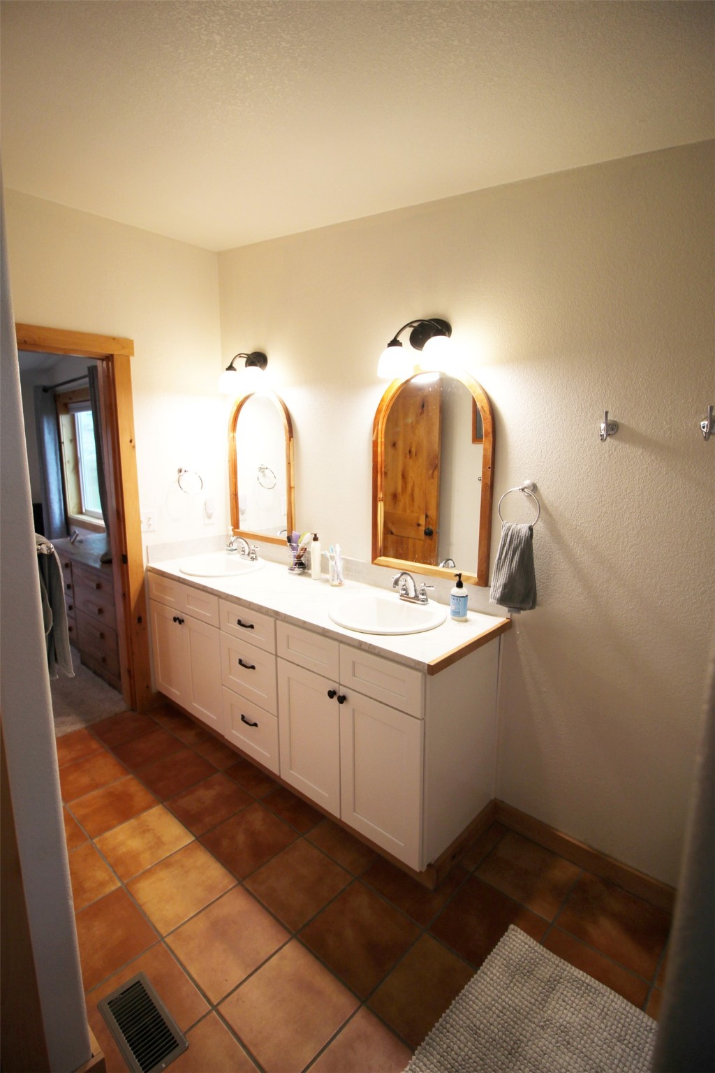 4395 Us Highway 93 W