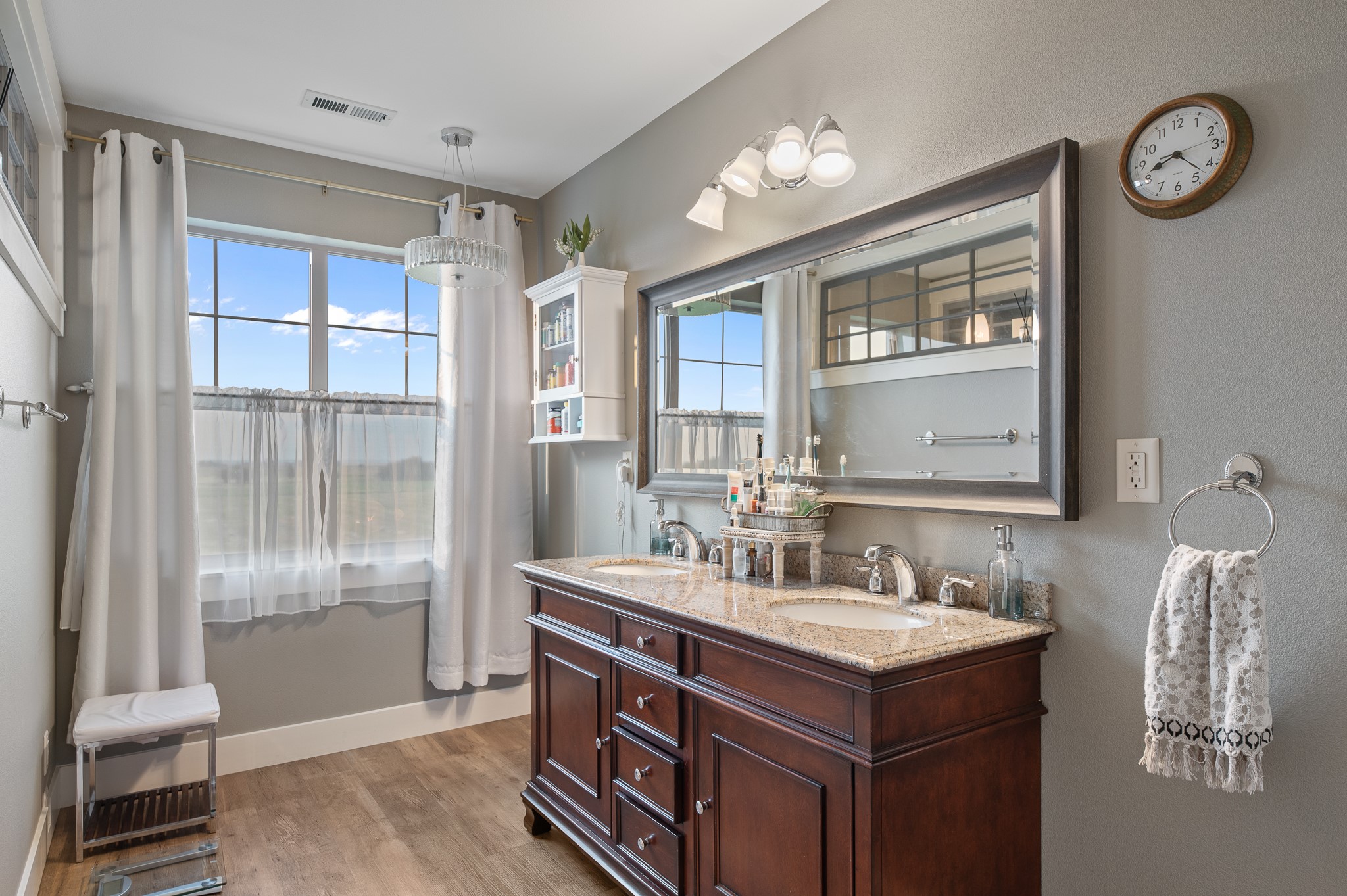 1221 Majestic View Lane