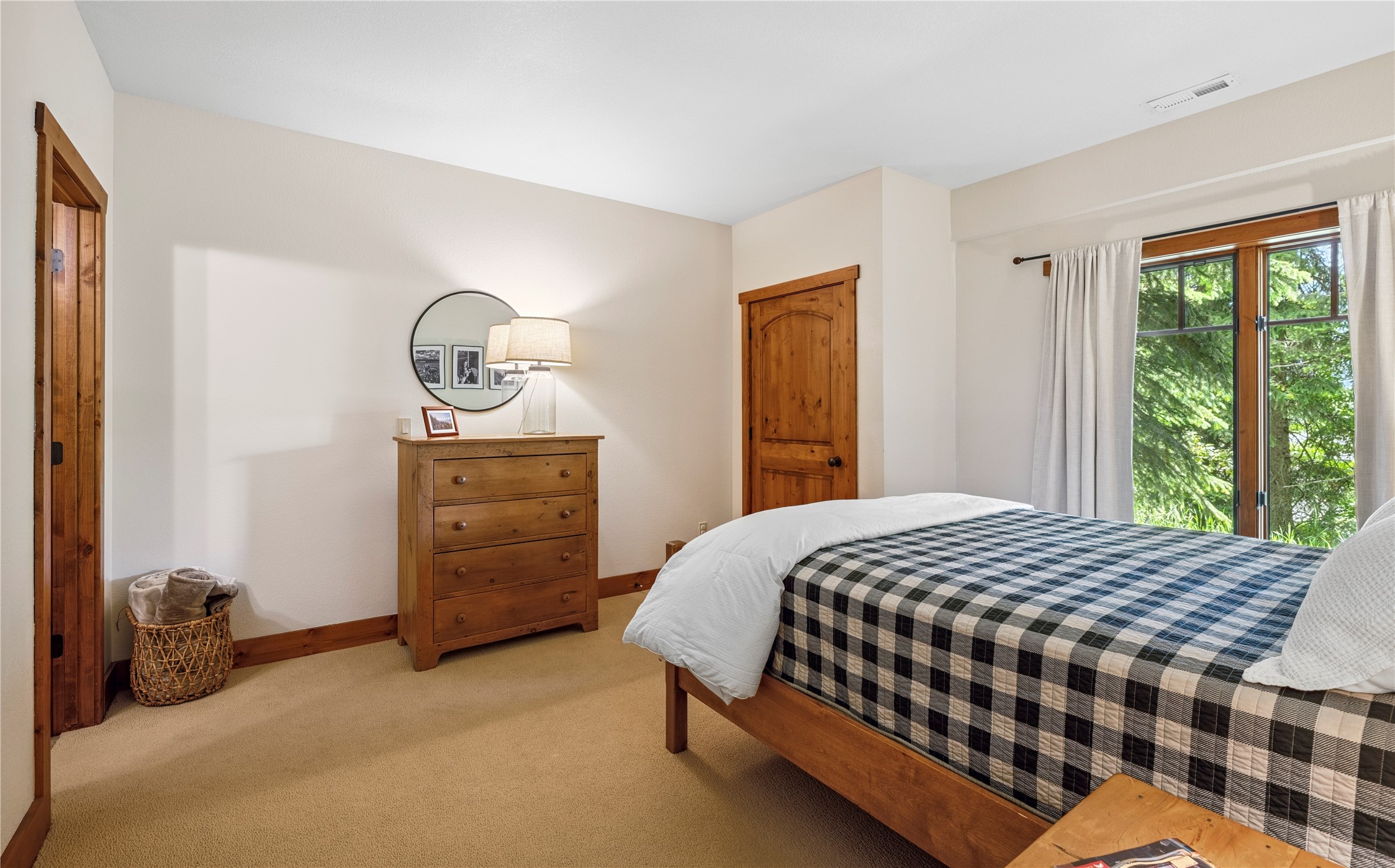 3813 Tamarack Avenue B